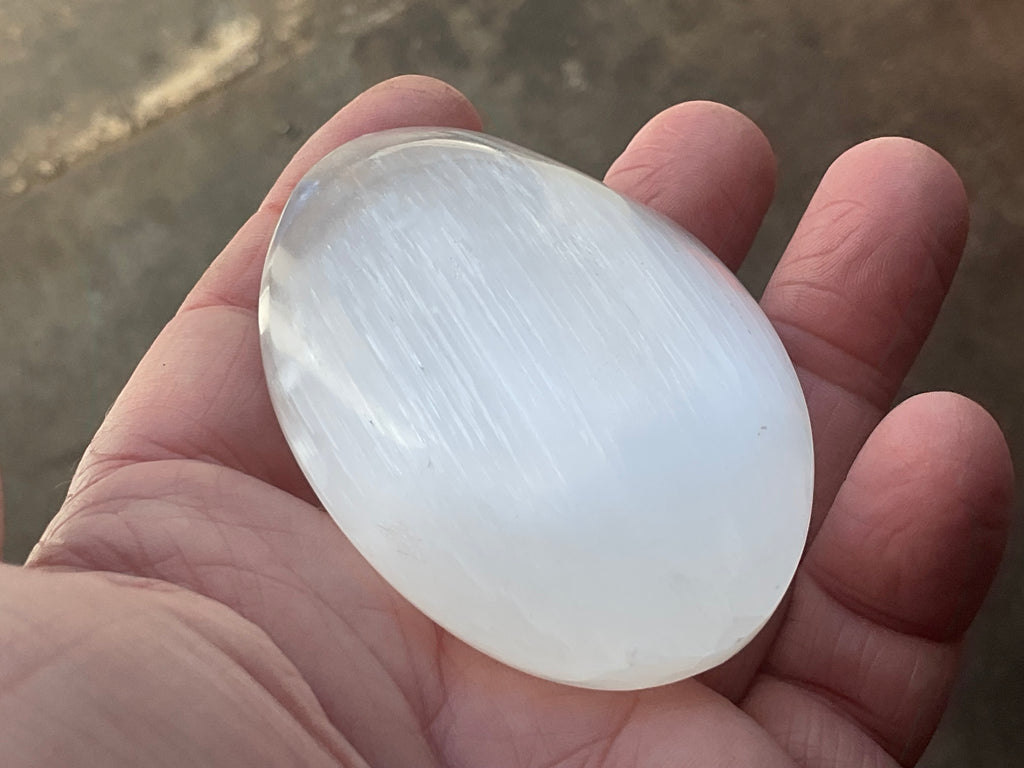 104g Selenite Palmstone 3E