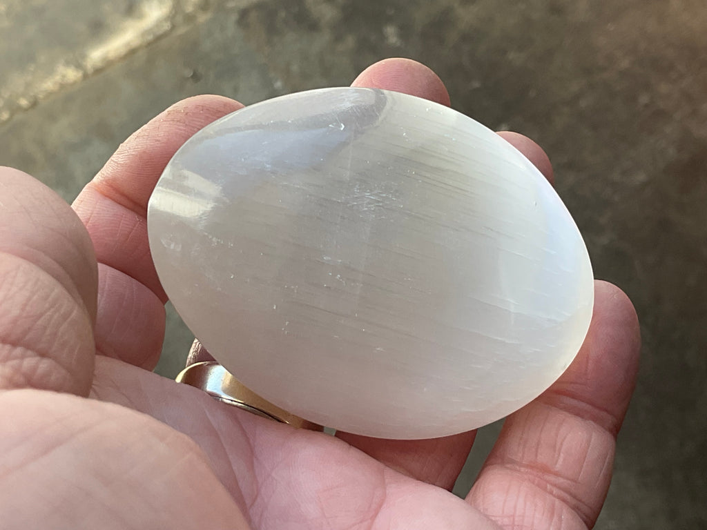 104g Selenite Palmstone 3E
