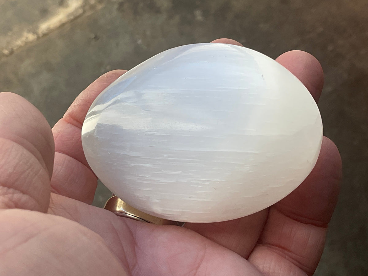 104g Selenite Palmstone 3E
