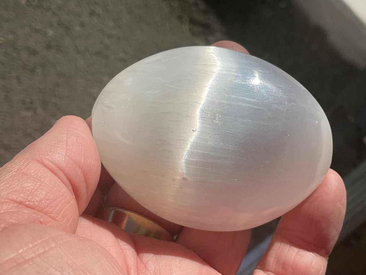 104g Selenite Palmstone 3E