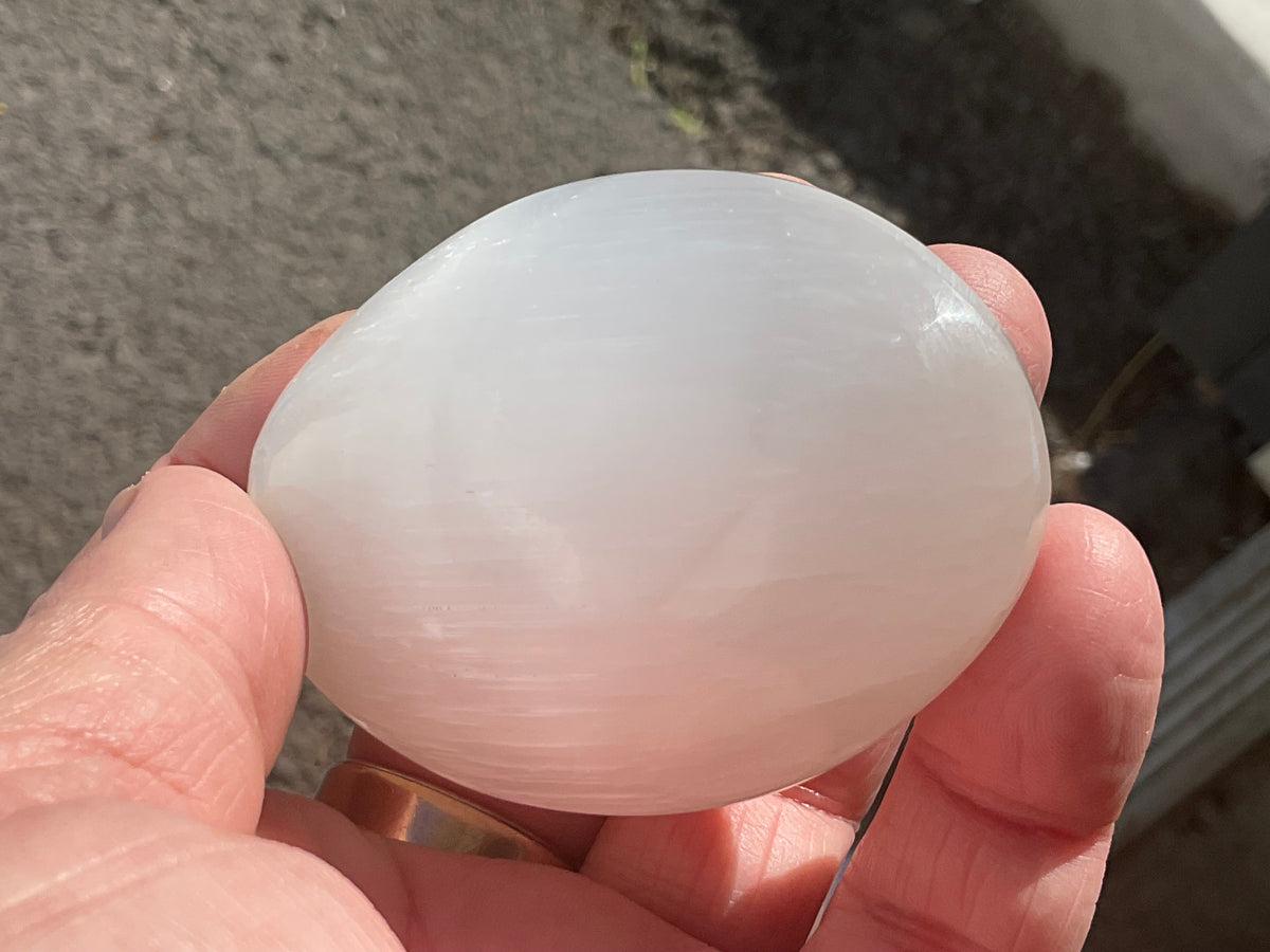 104g Selenite Palmstone 3E