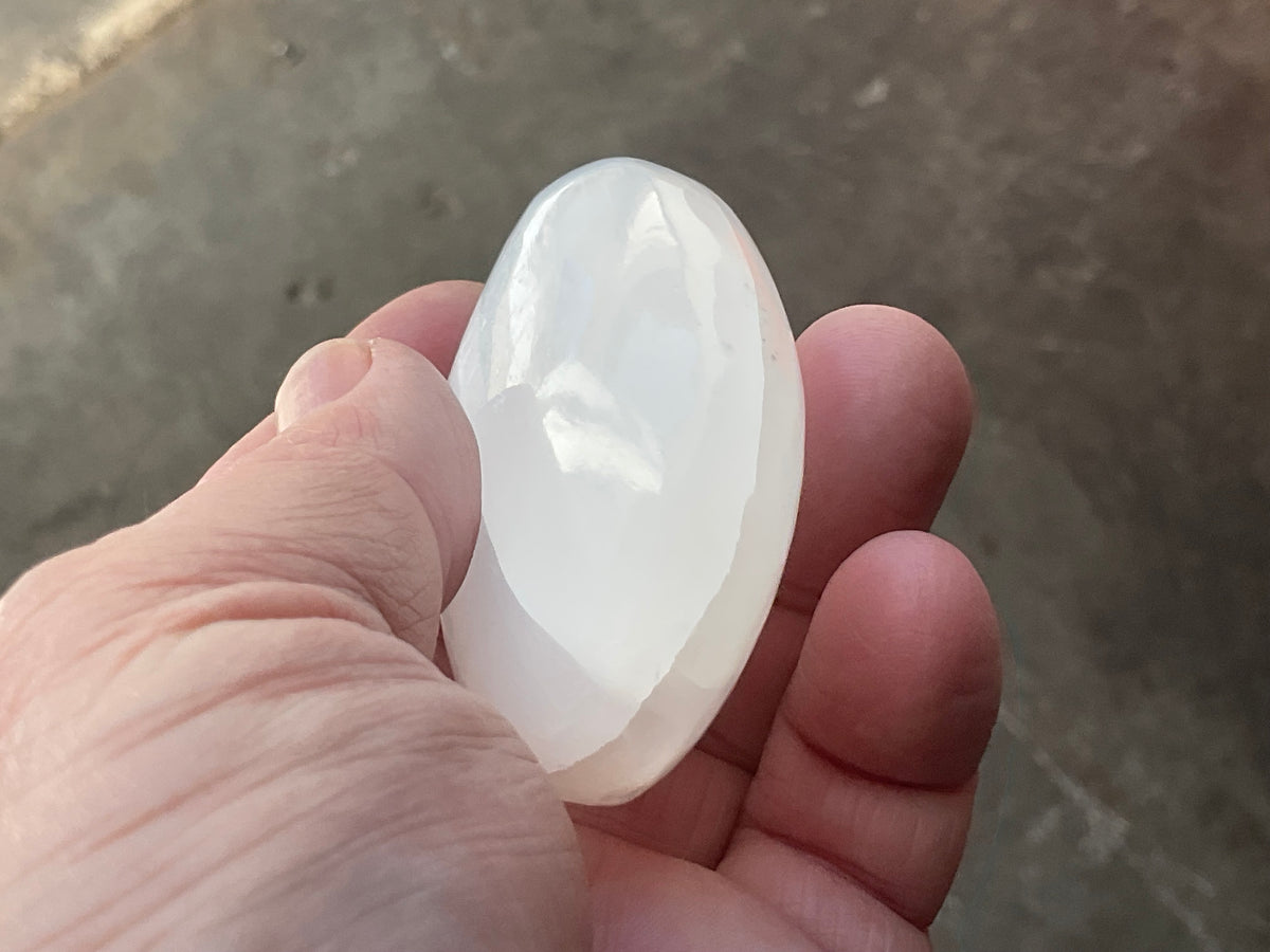 110g Selenite Palmstone 4D