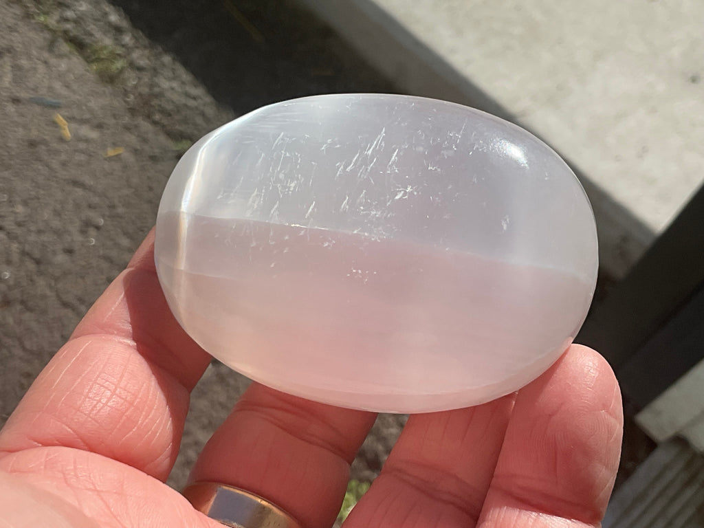 110g Selenite Palmstone 4D