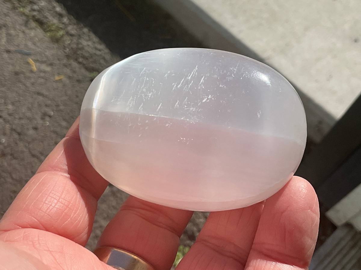 110g Selenite Palmstone 4D