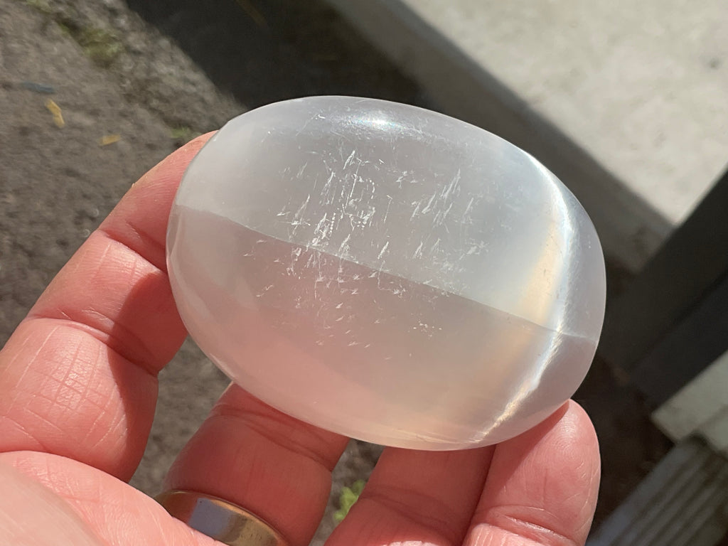 110g Selenite Palmstone 4D