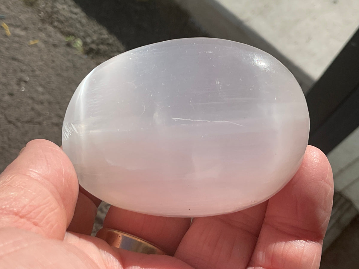 110g Selenite Palmstone 4D