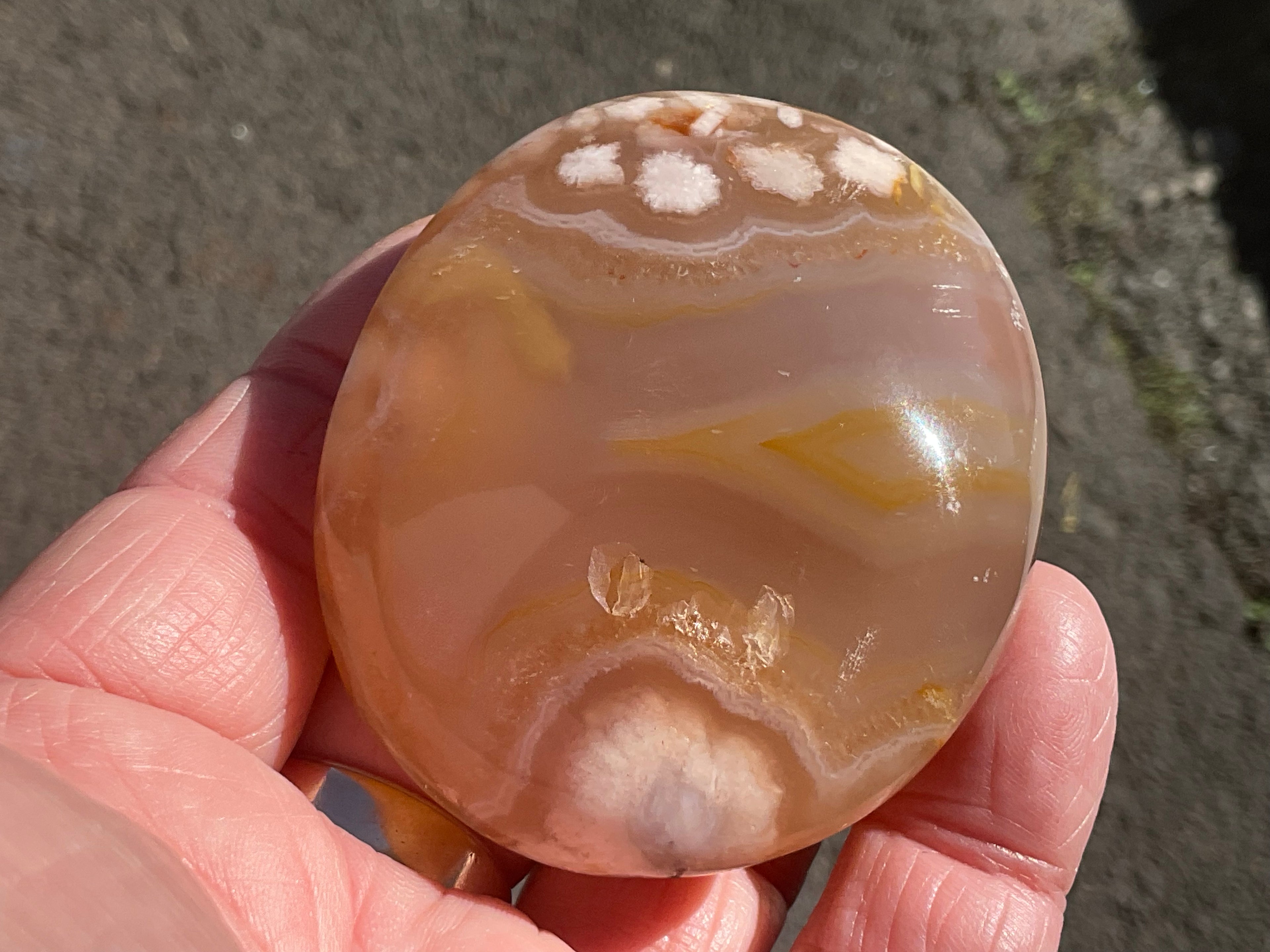 133g Flower Agate Palmstone B