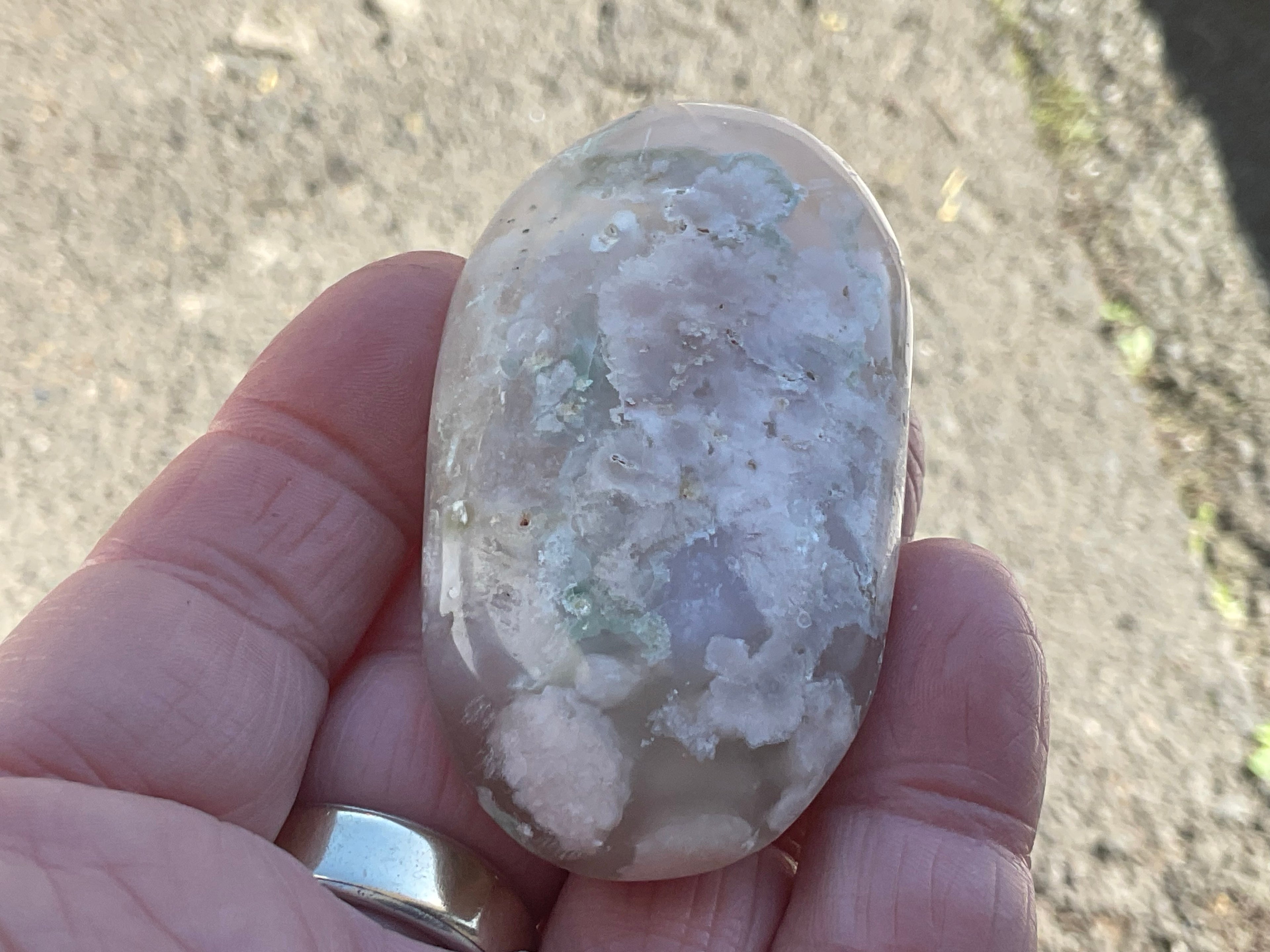 76g Flower Agate Palmstone 8B