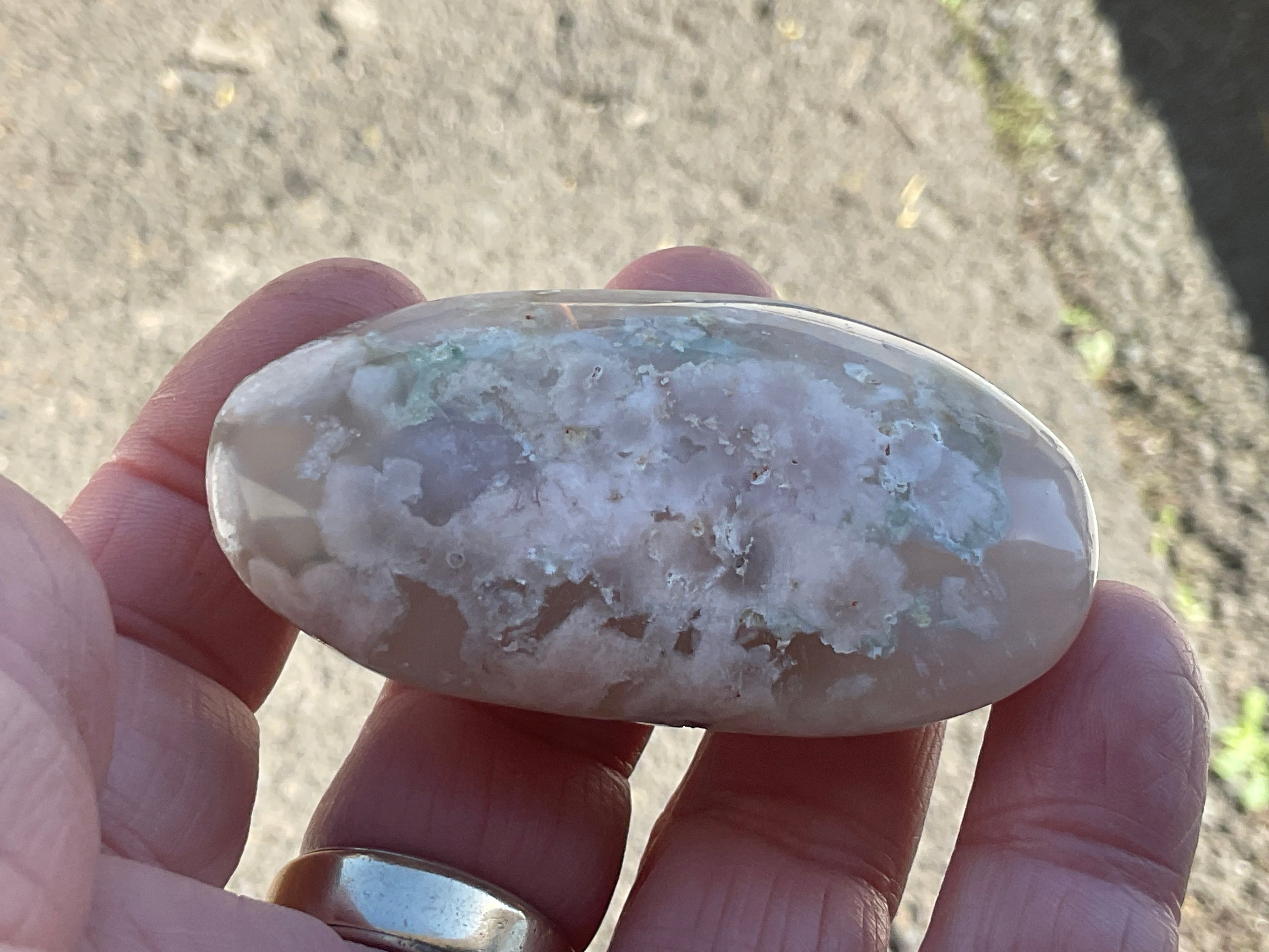 76g Flower Agate Palmstone 8B