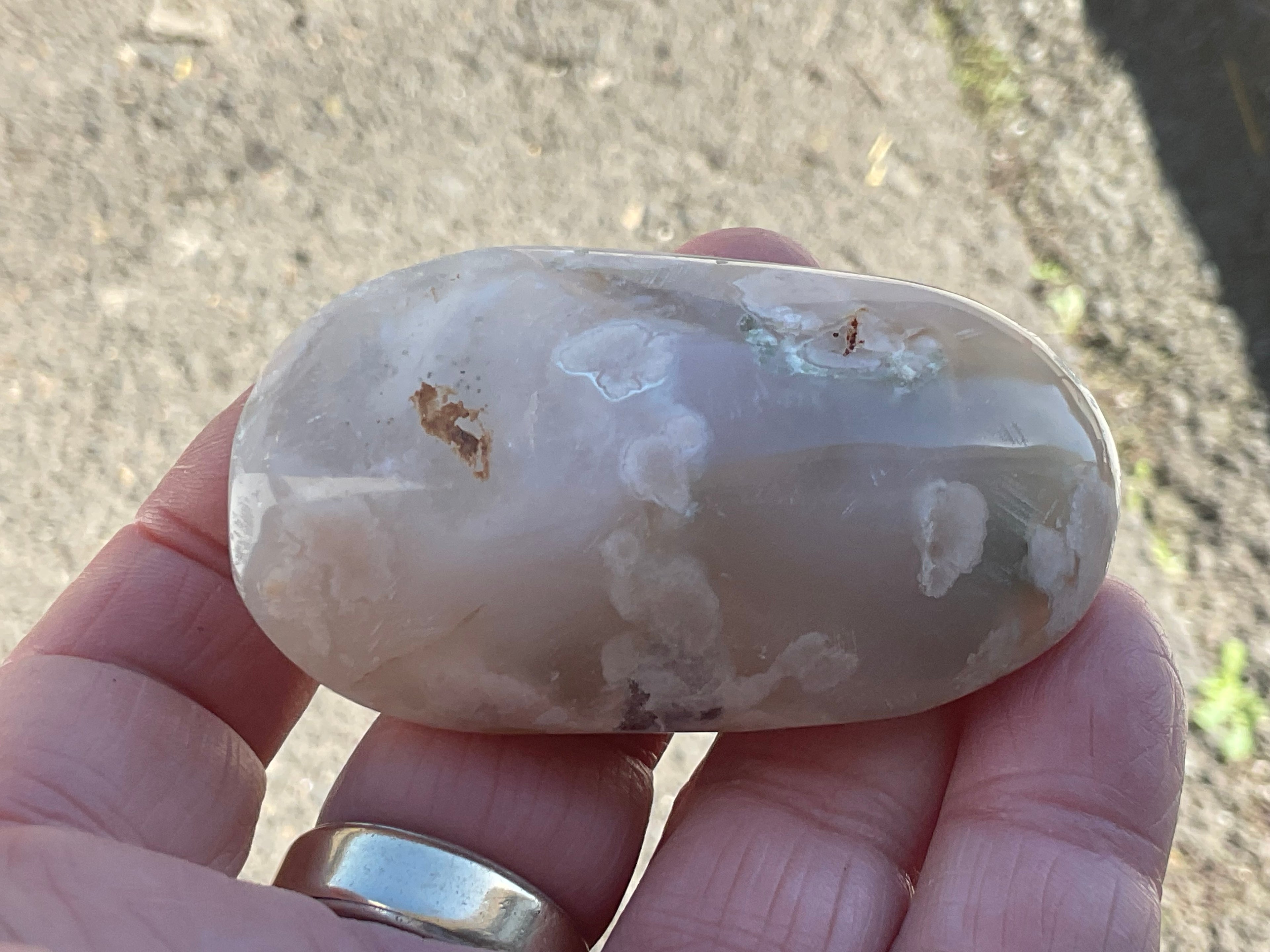 76g Flower Agate Palmstone 8B
