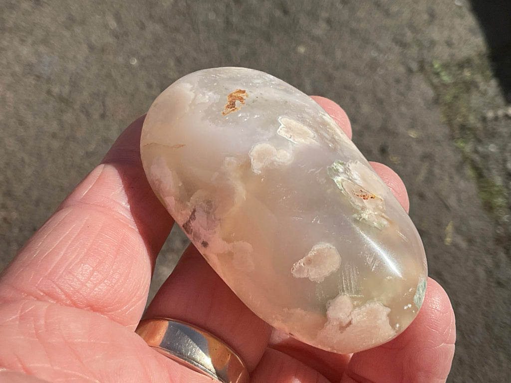 76g Flower Agate Palmstone 8B