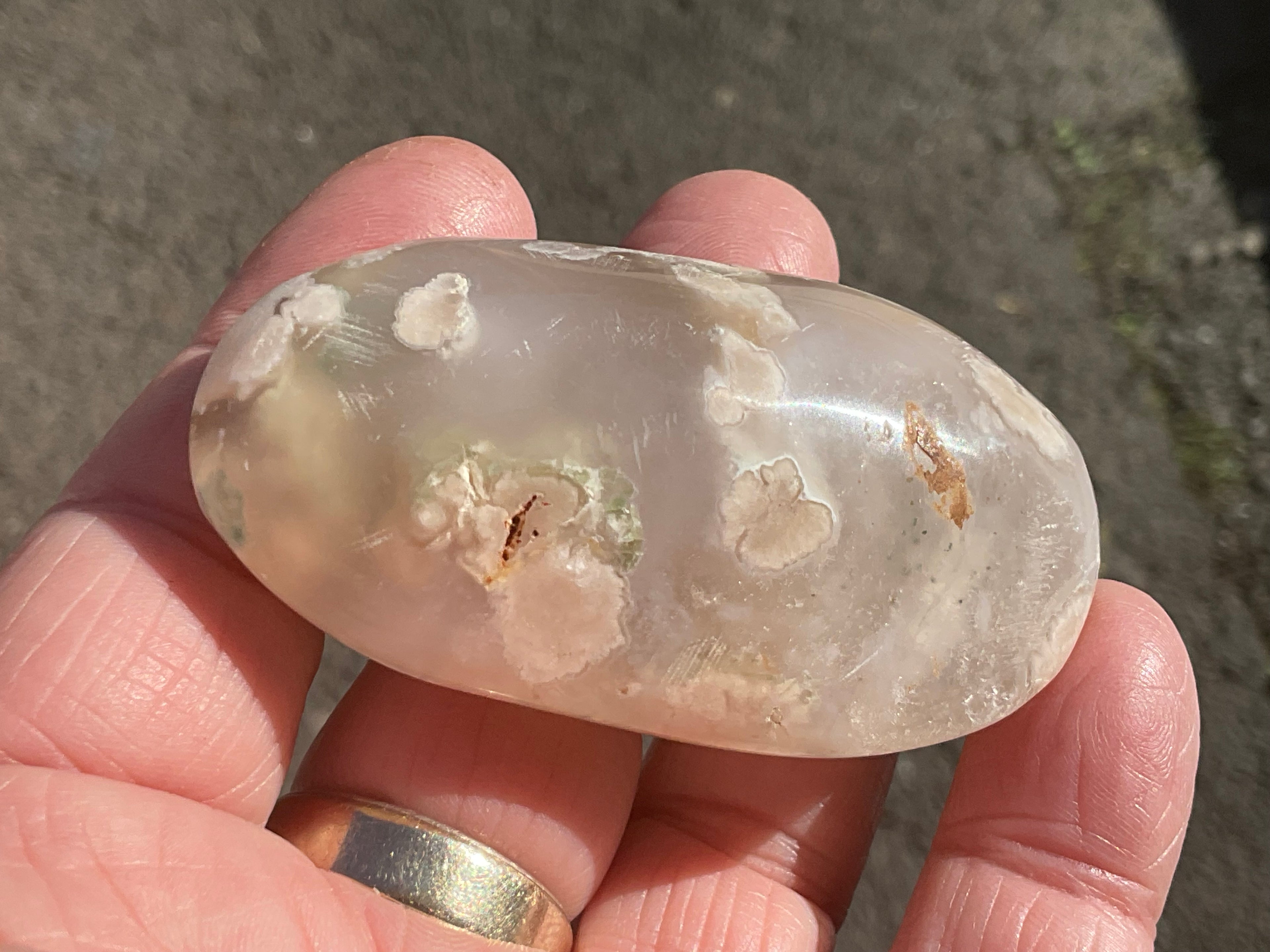 76g Flower Agate Palmstone 8B