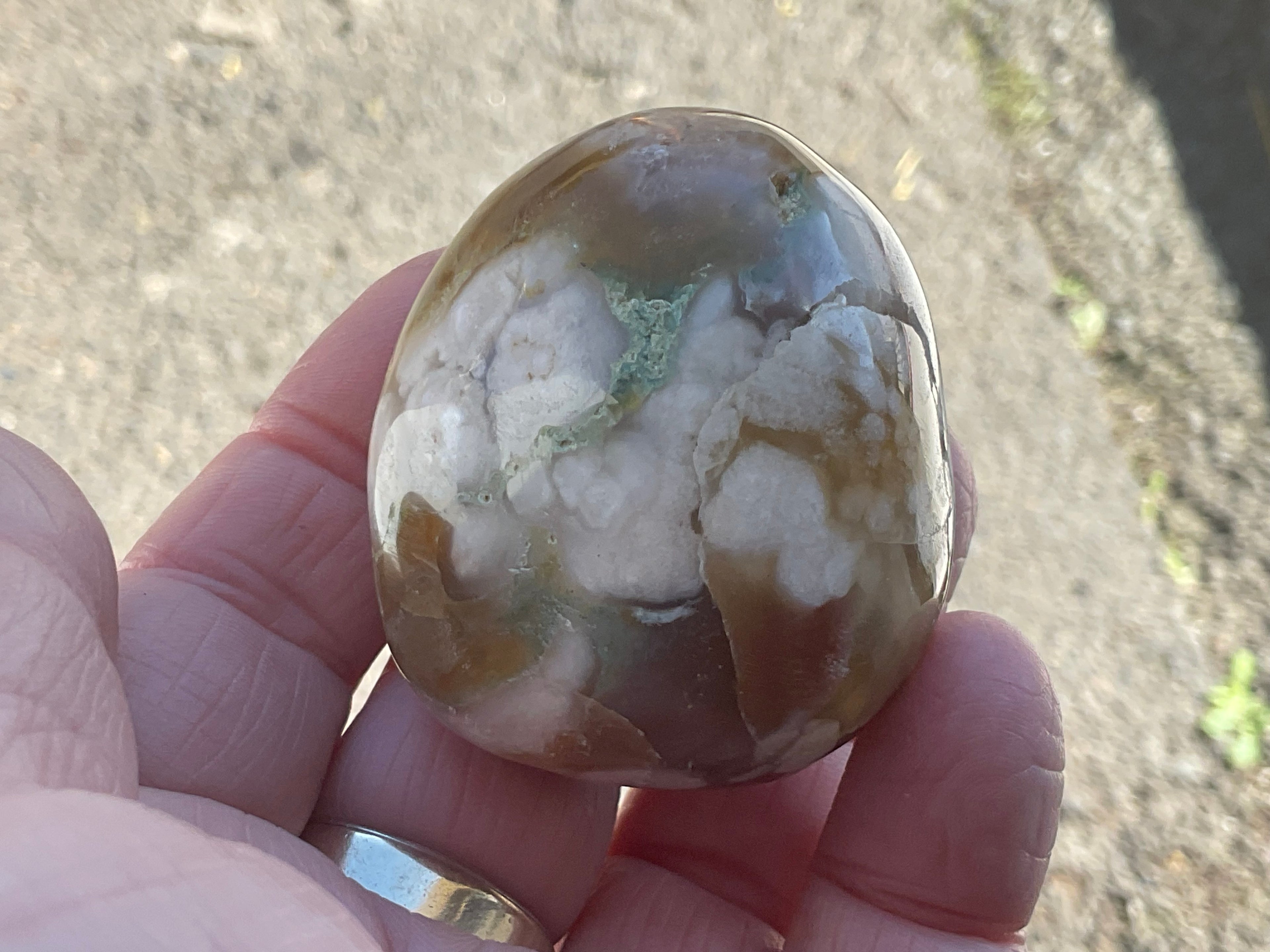 109g Flower Agate Palmstone 9A