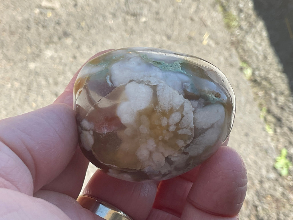 109g Flower Agate Palmstone 9A
