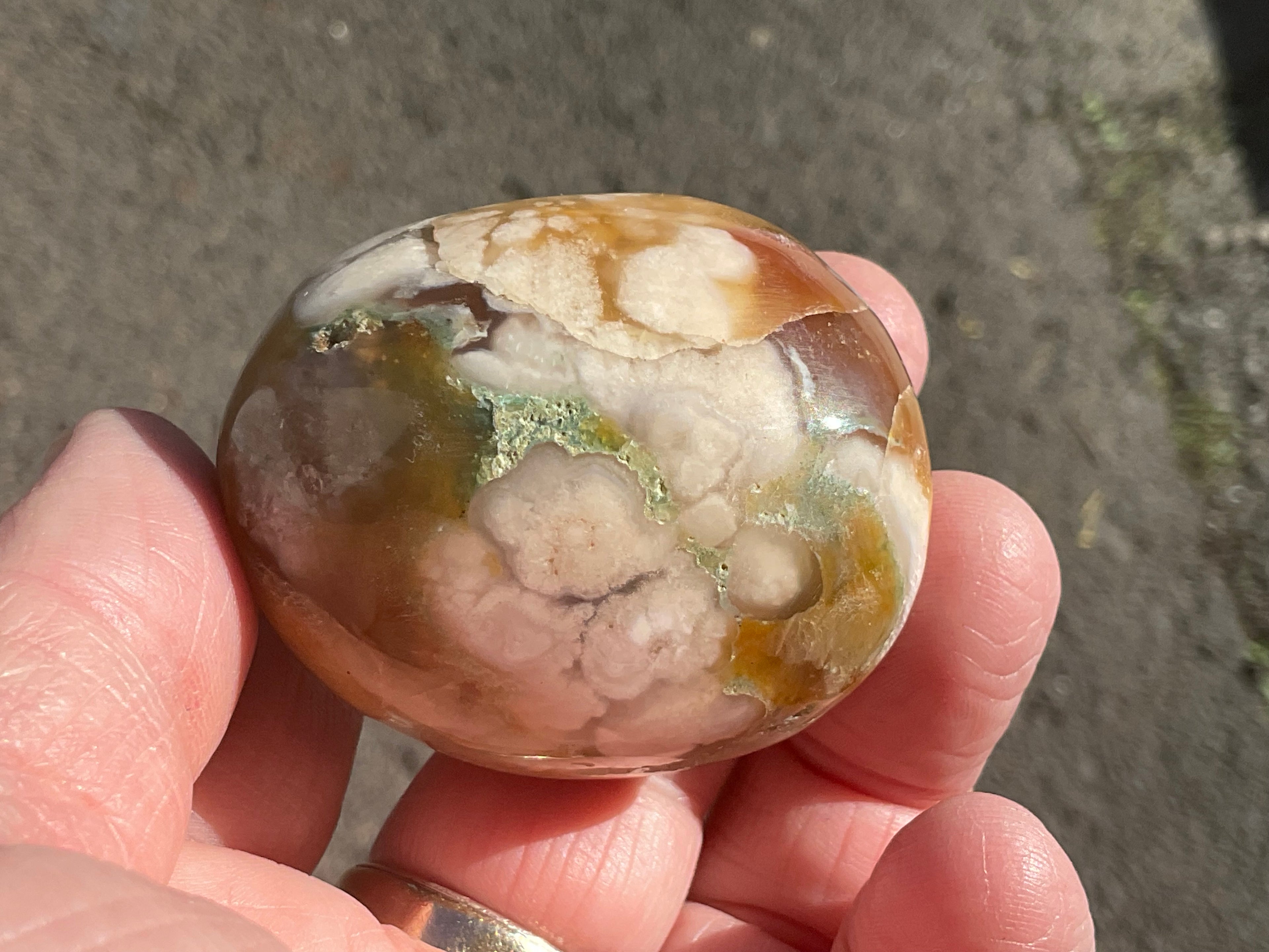 109g Flower Agate Palmstone 9A