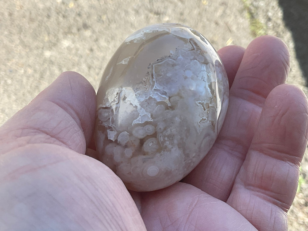 152g Flower Agate Palmstone 10B