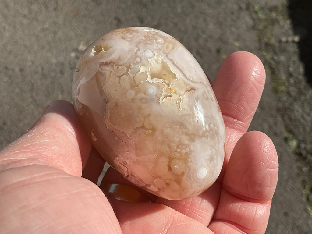 152g Flower Agate Palmstone 10B