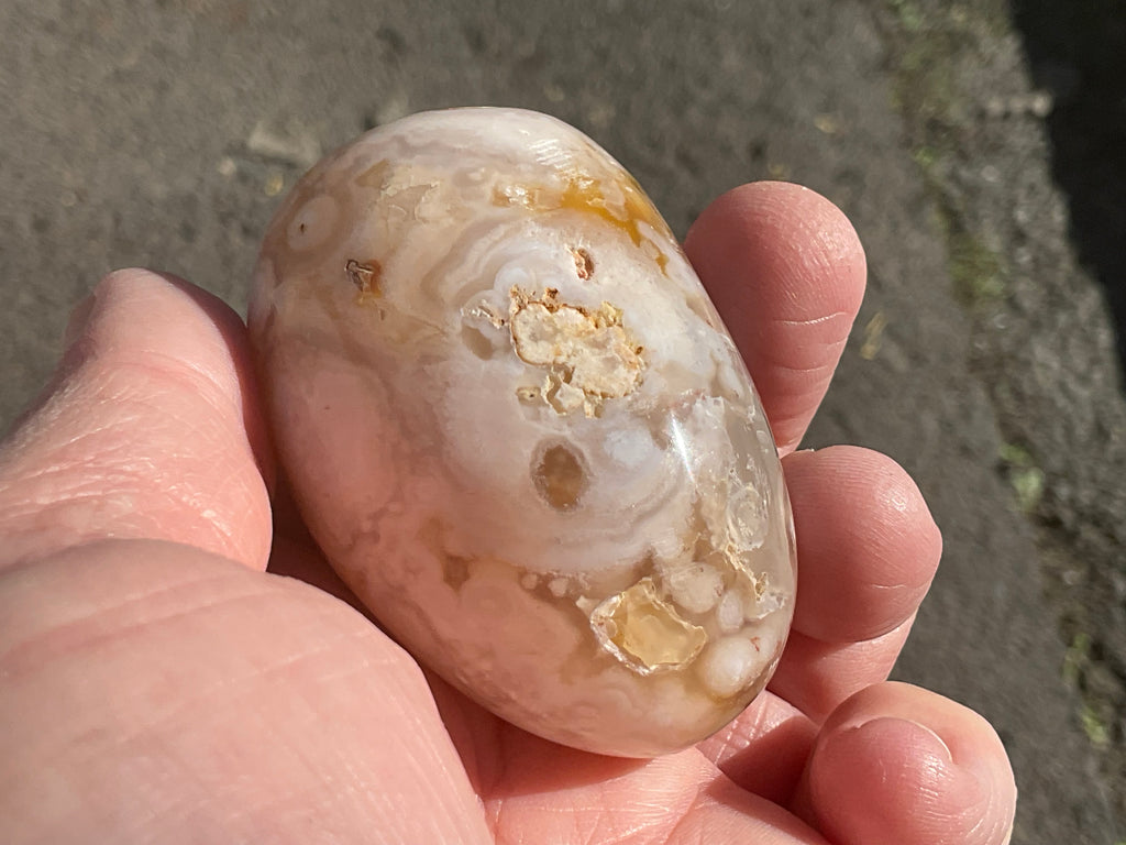 152g Flower Agate Palmstone 10B
