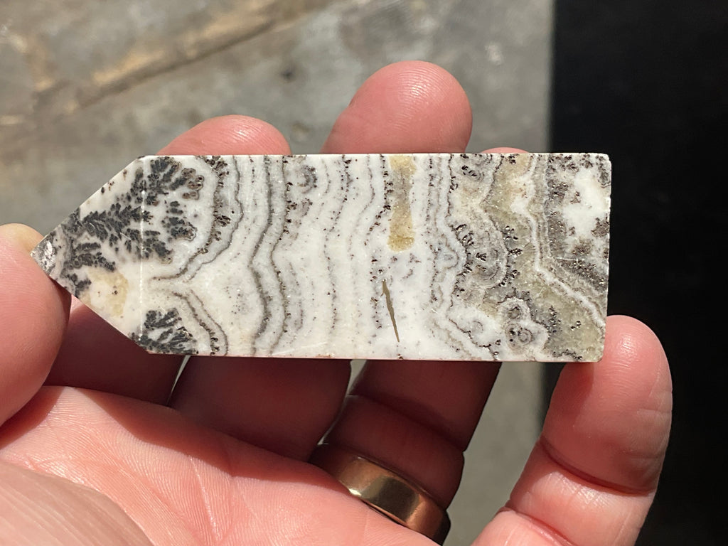 86g Dendritic Calcite Generator B