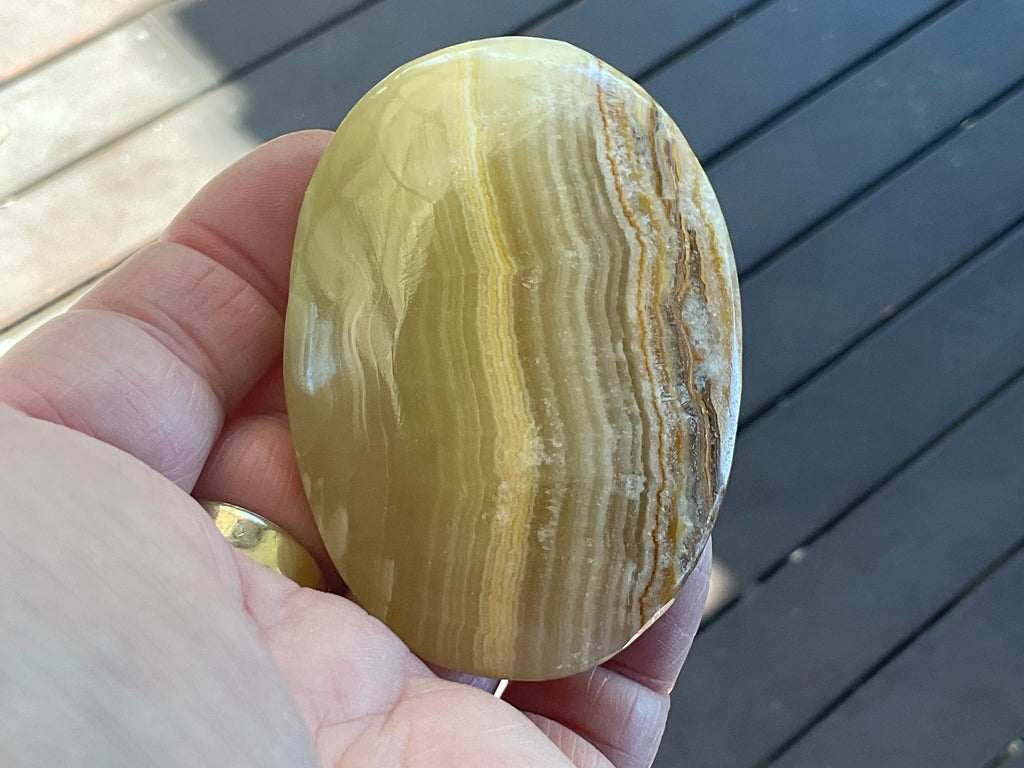 111g Green Banded Onyx (Calcite) Palmstone A