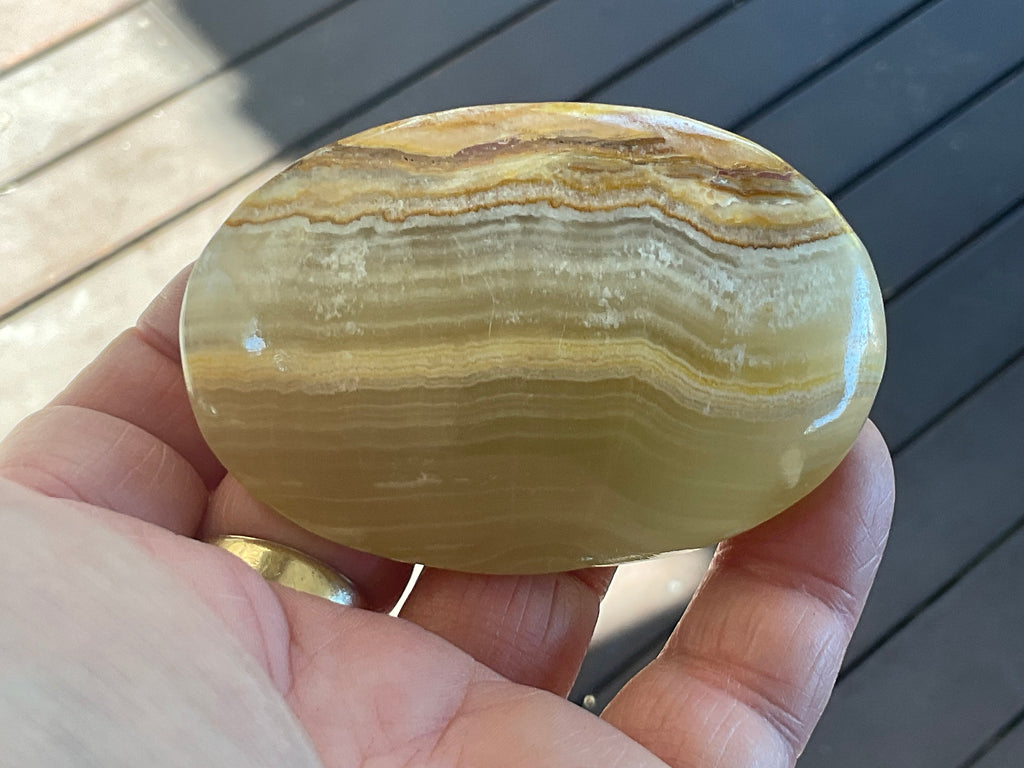 111g Green Banded Onyx (Calcite) Palmstone A