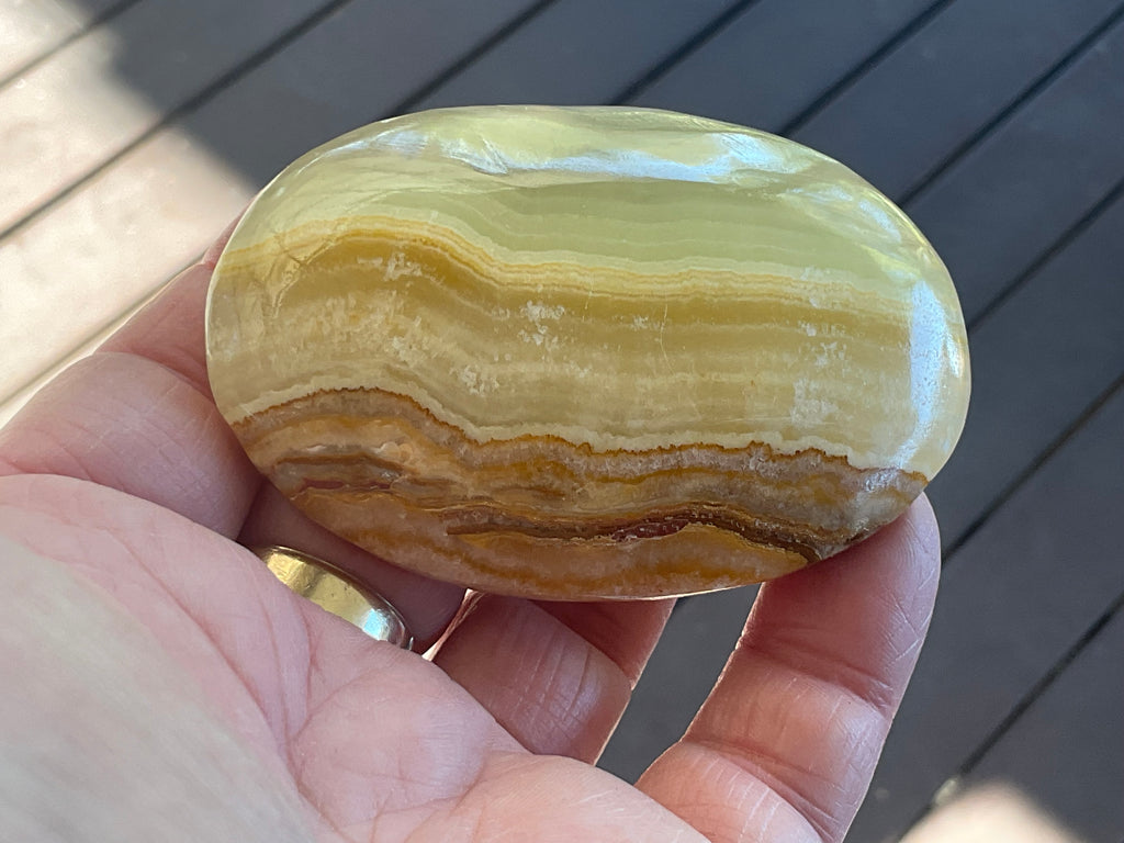 111g Green Banded Onyx (Calcite) Palmstone A