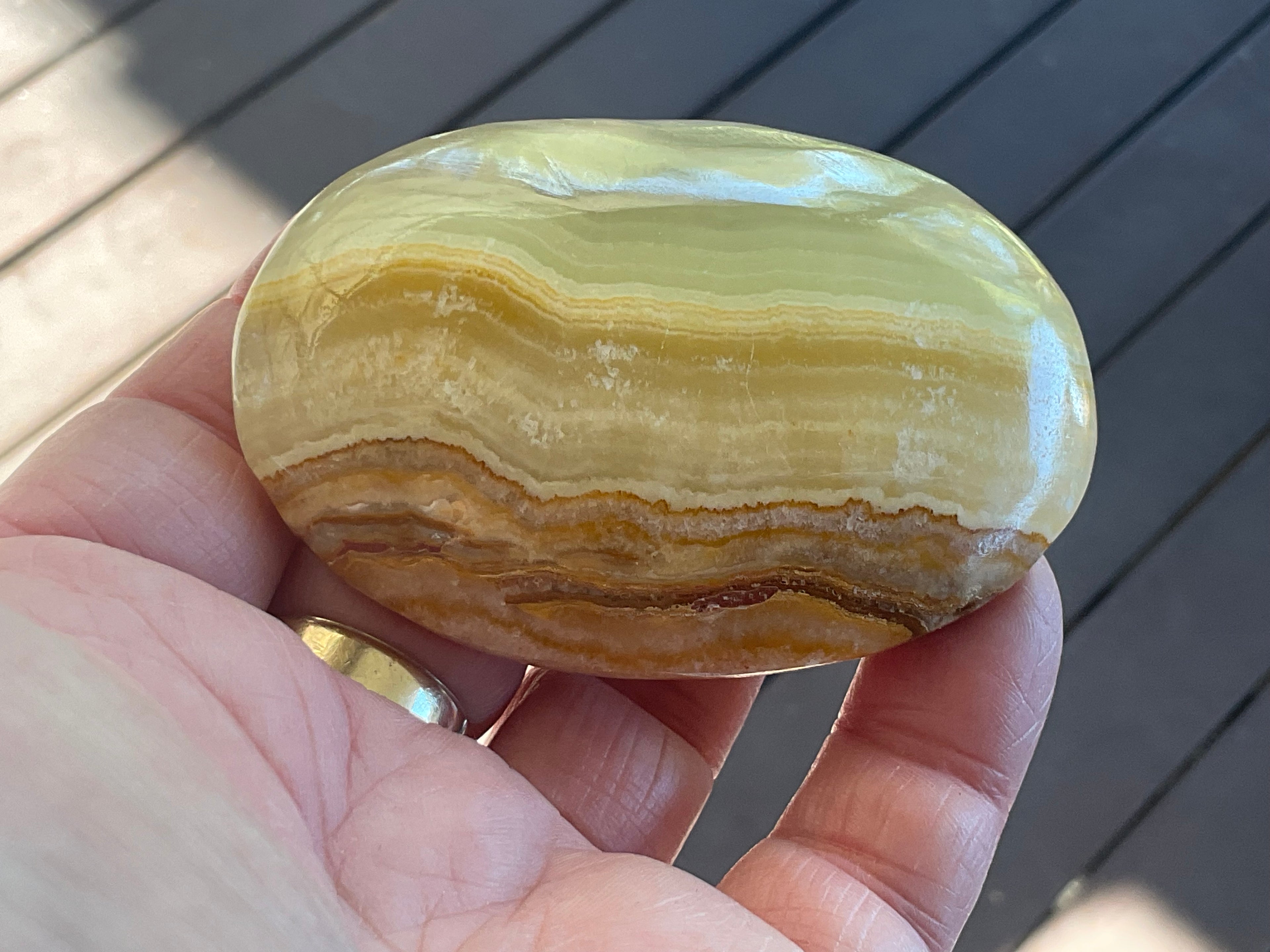 111g Green Banded Onyx (Calcite) Palmstone A
