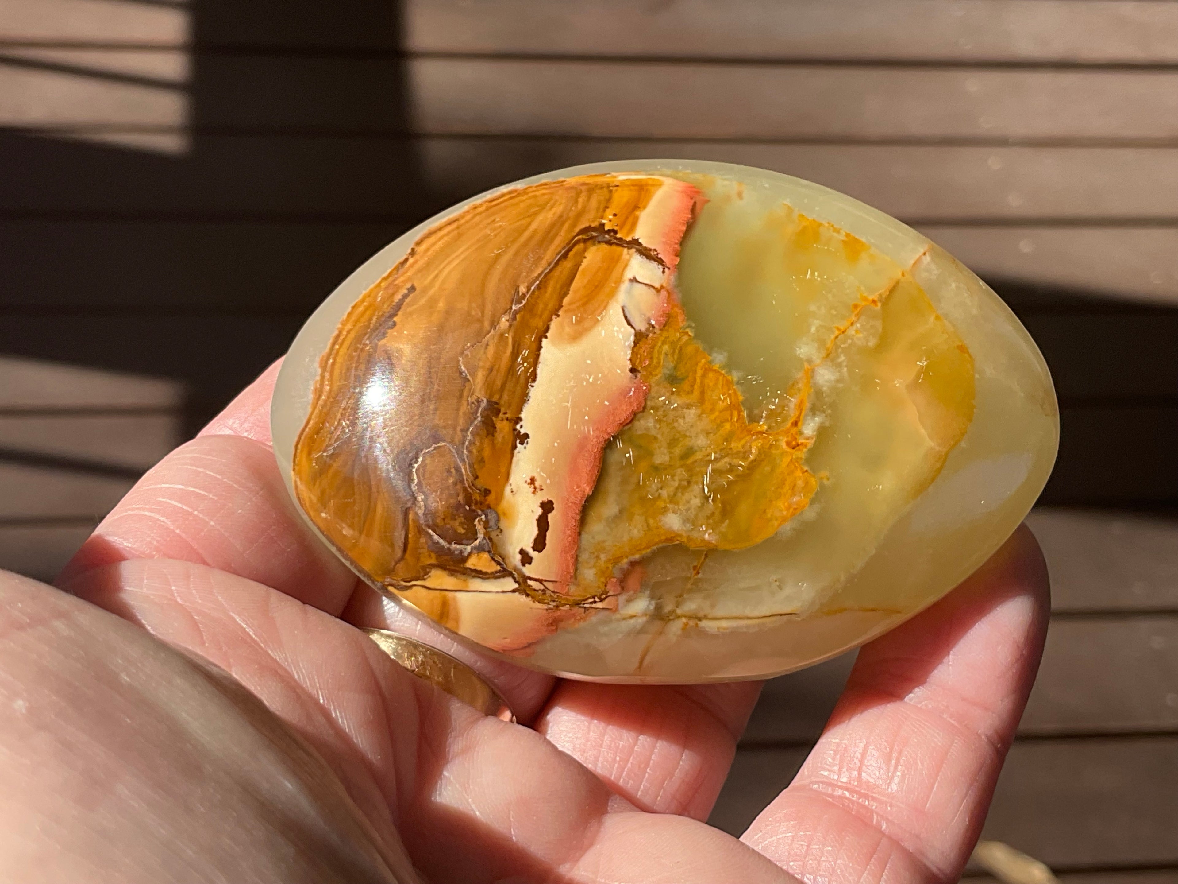 134g Green Banded Onyx (Calcite) Palmstone B