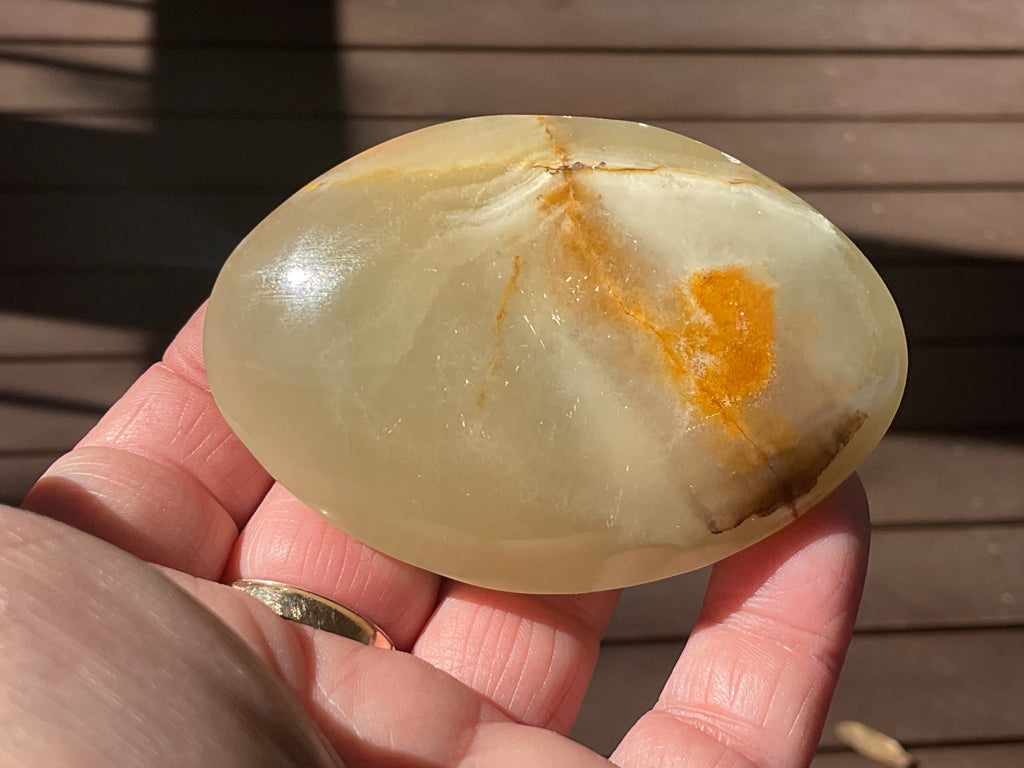 134g Green Banded Onyx (Calcite) Palmstone B