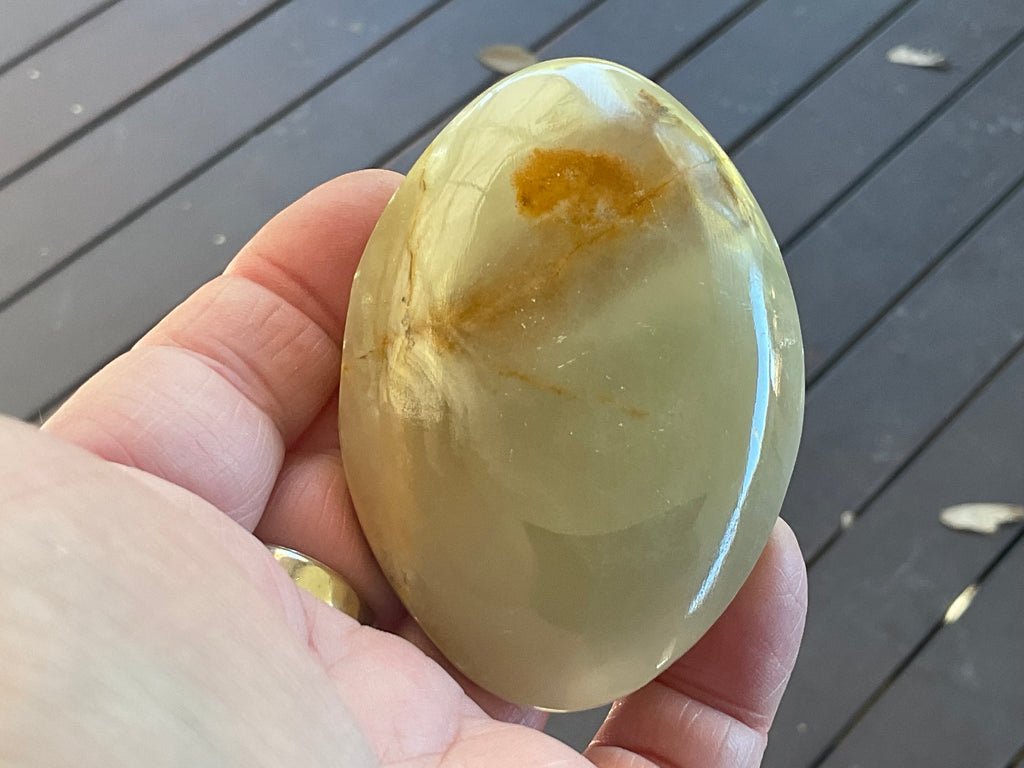 134g Green Banded Onyx (Calcite) Palmstone B