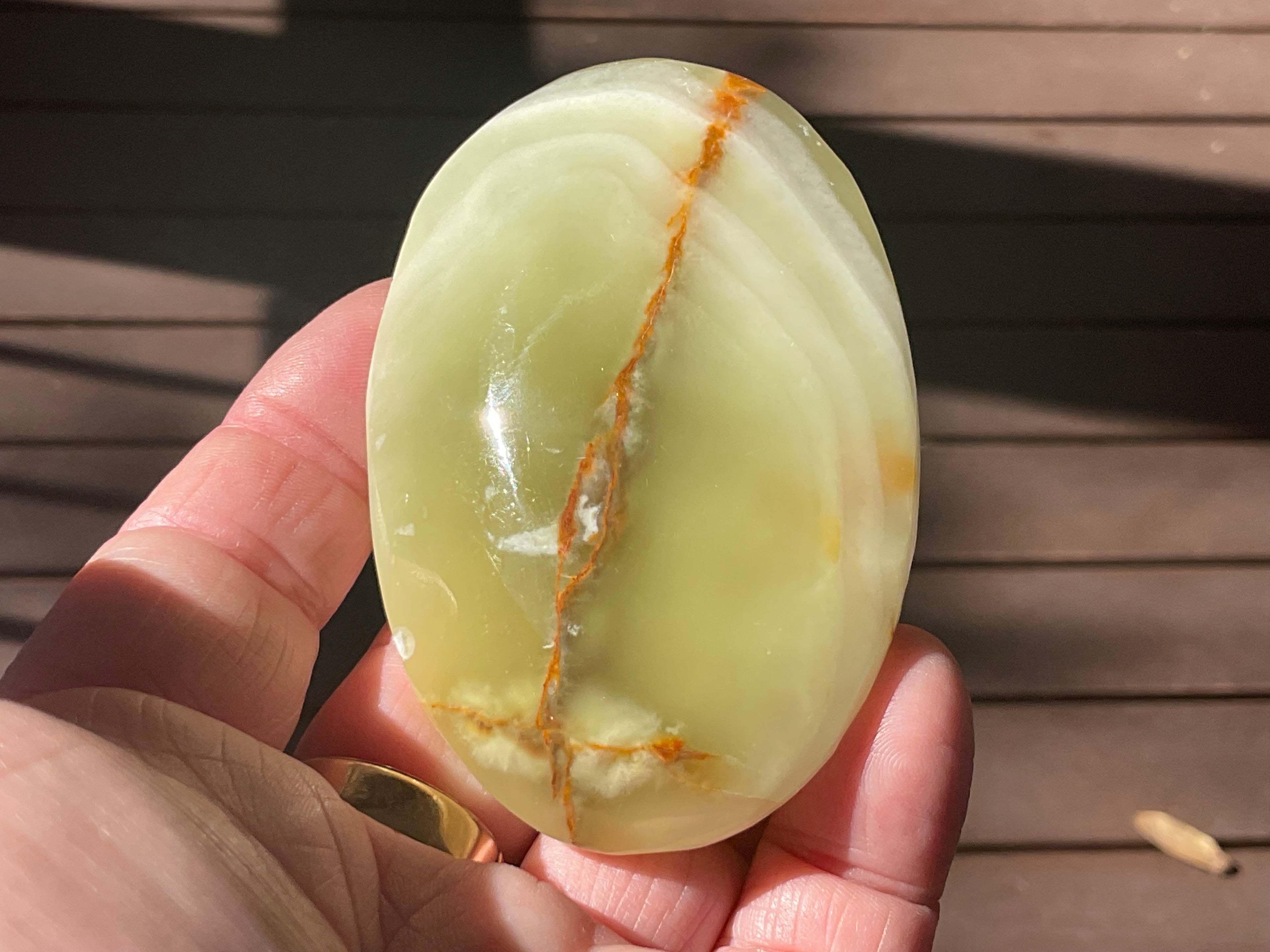 122g Green Banded Onyx (Calcite) Palmstone D