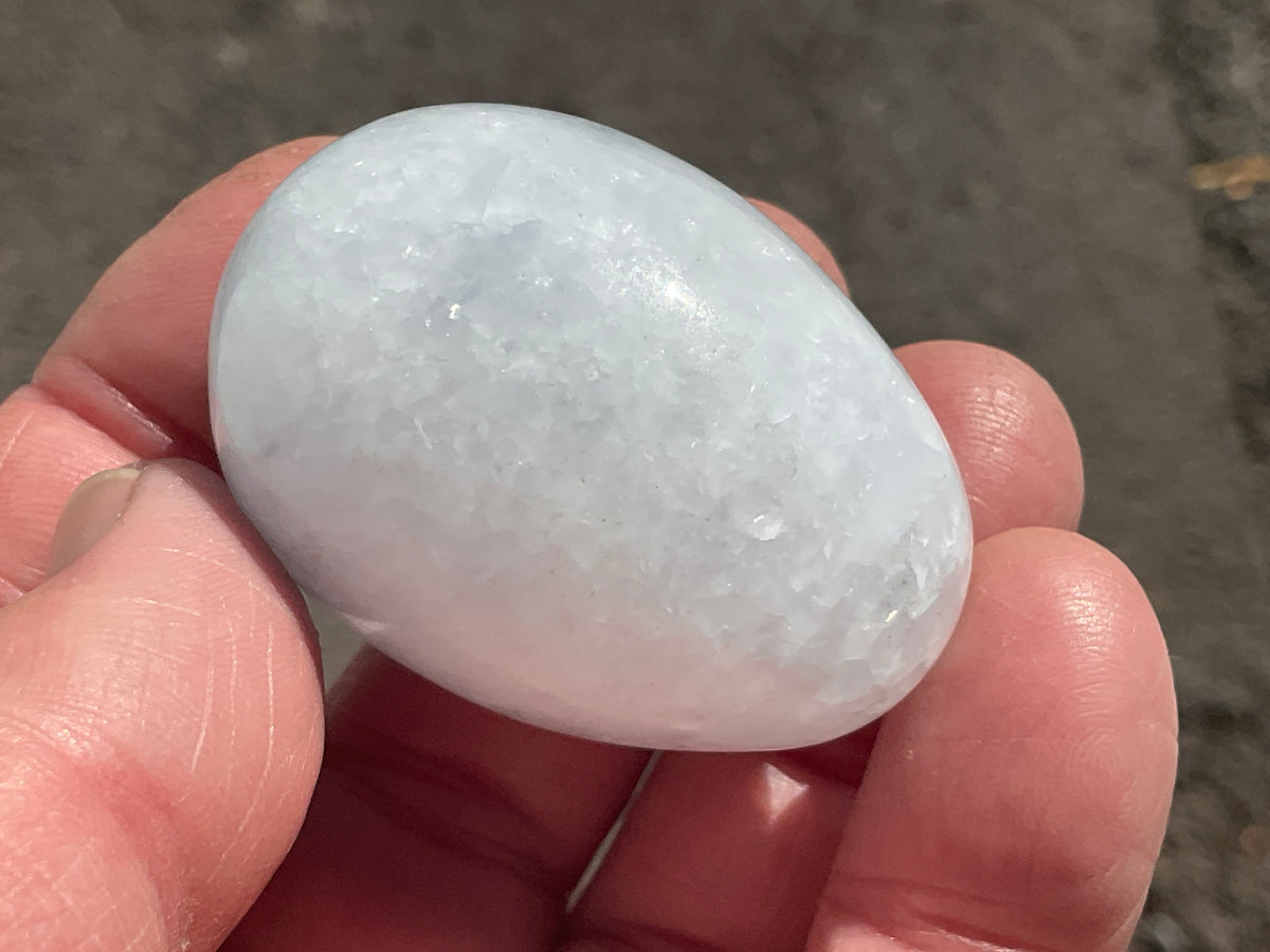 65g Pale Blue Calcite Egg 1F