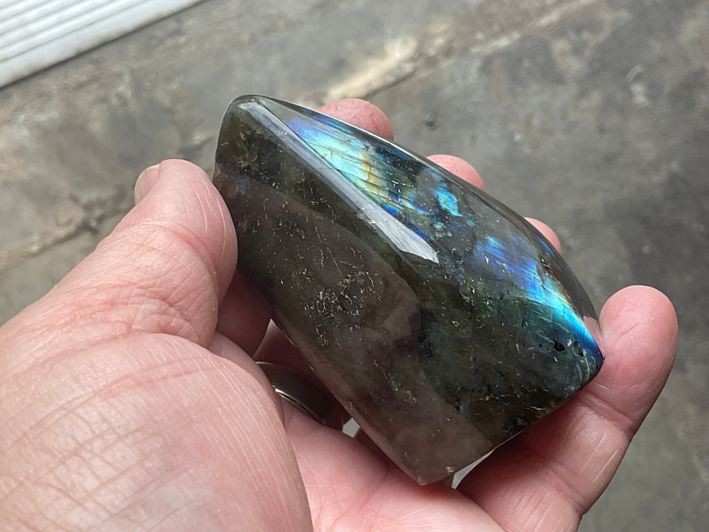 225g Labradorite Palmstone 2B