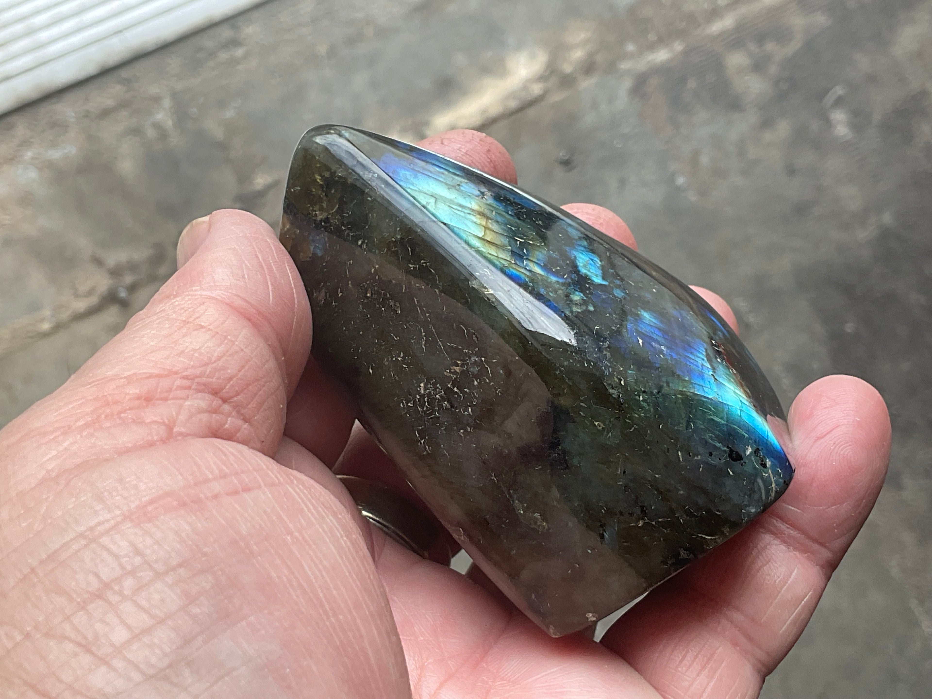 225g Labradorite Palmstone 2B