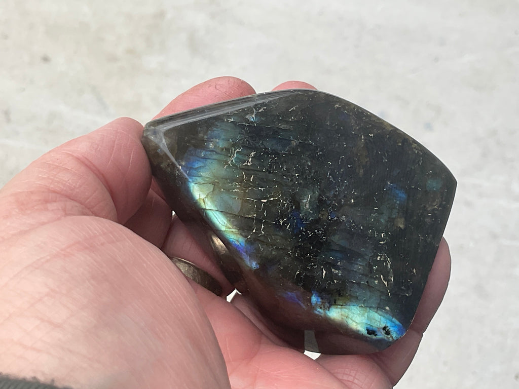 225g Labradorite Palmstone 2B