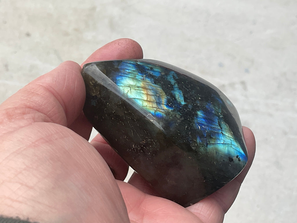 225g Labradorite Palmstone 2B