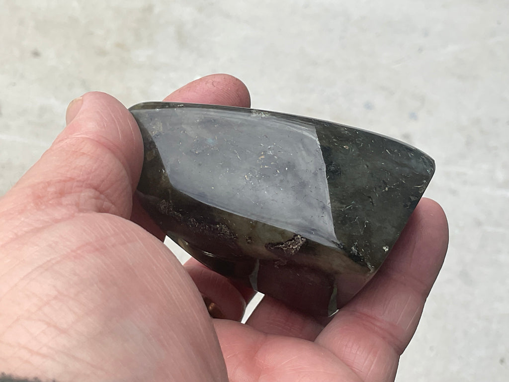 225g Labradorite Palmstone 2B