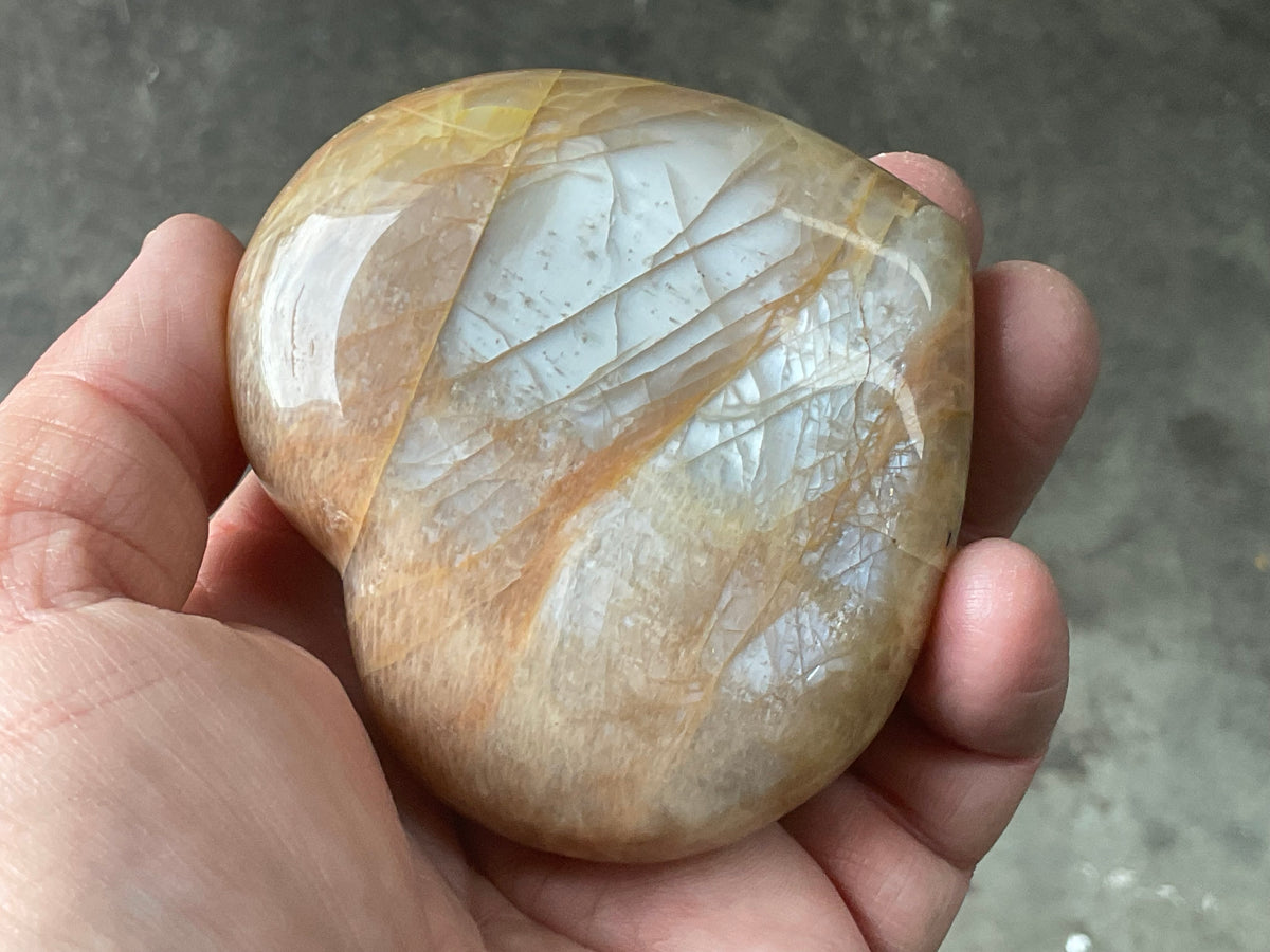 252g Peach Moonstone Heart 2A