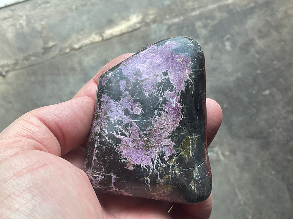 210g Stichtite in Serpentine (Atlantisite) Freeform A