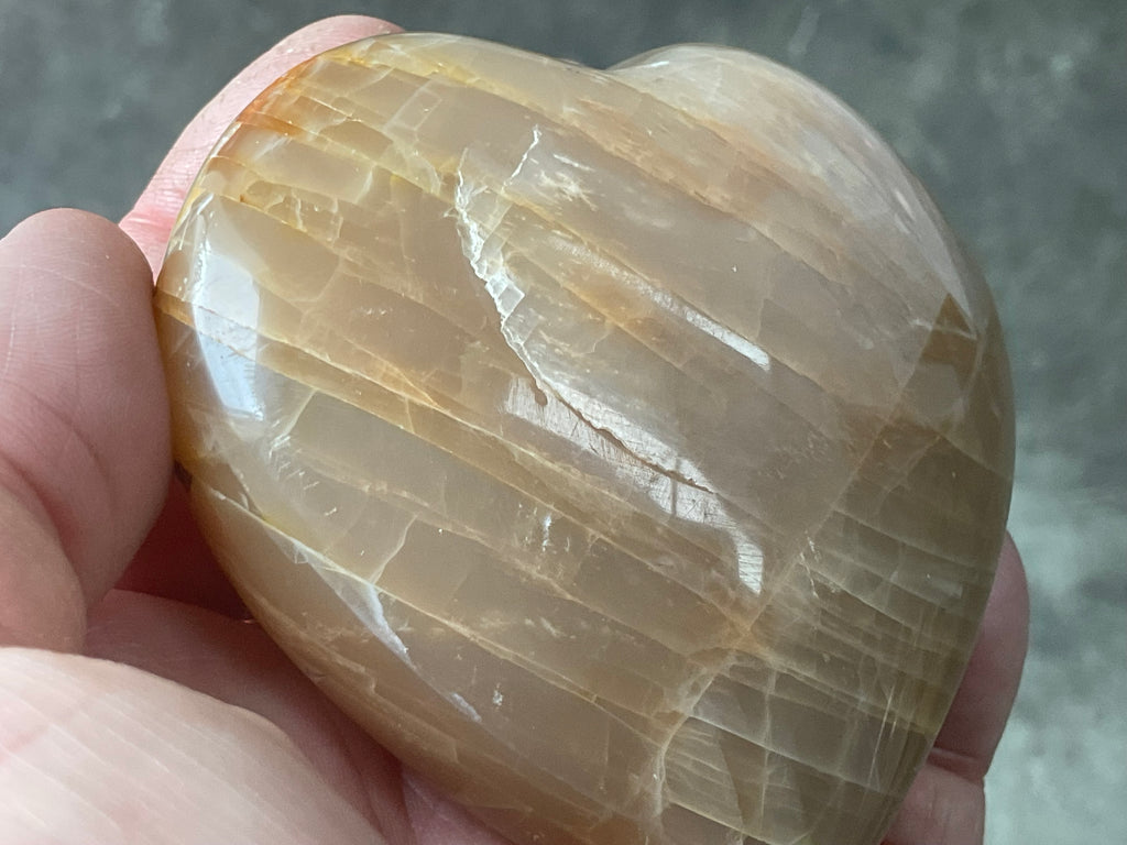 257g Peach Moonstone Heart 2B