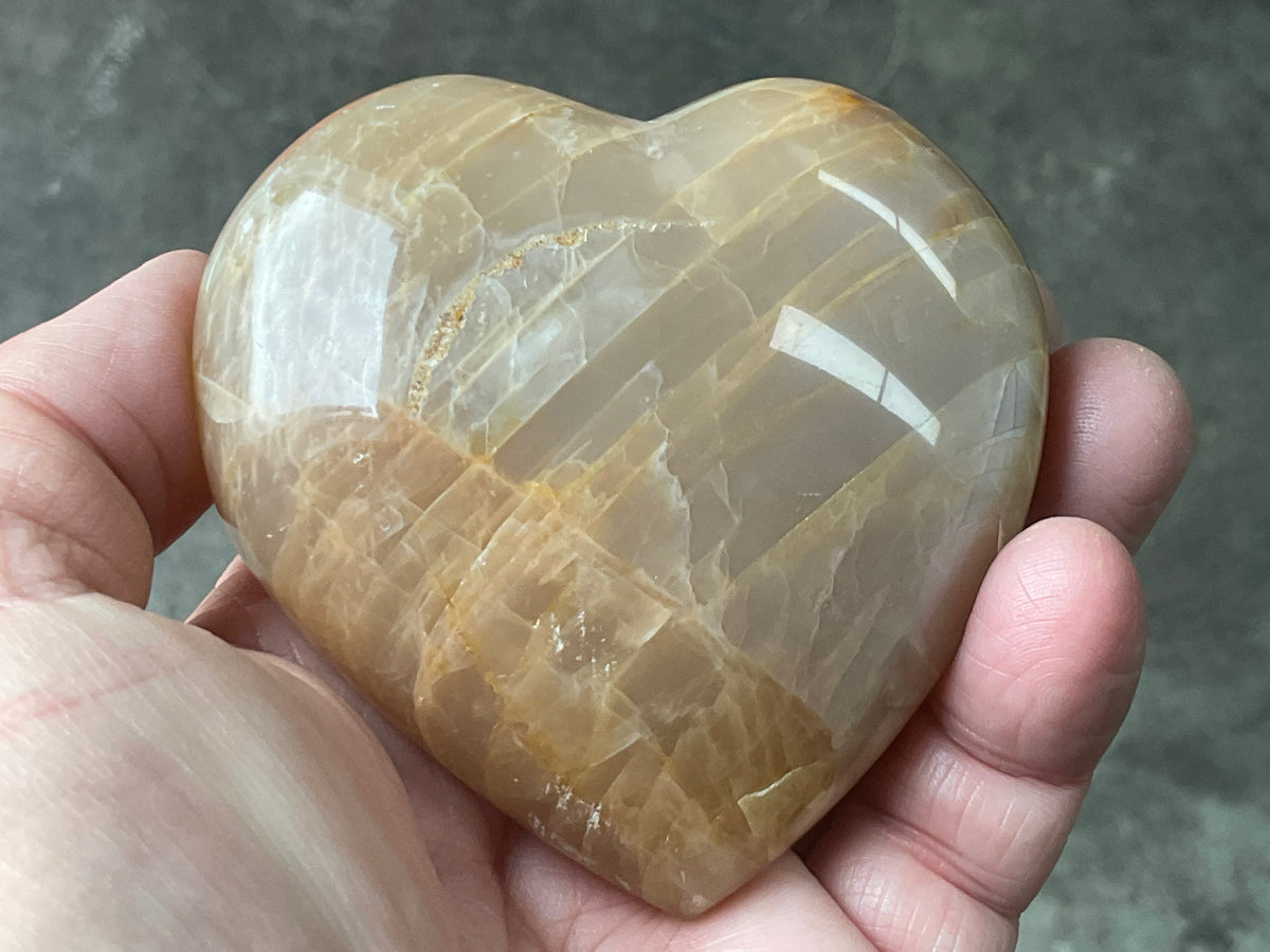 257g Peach Moonstone Heart 2B