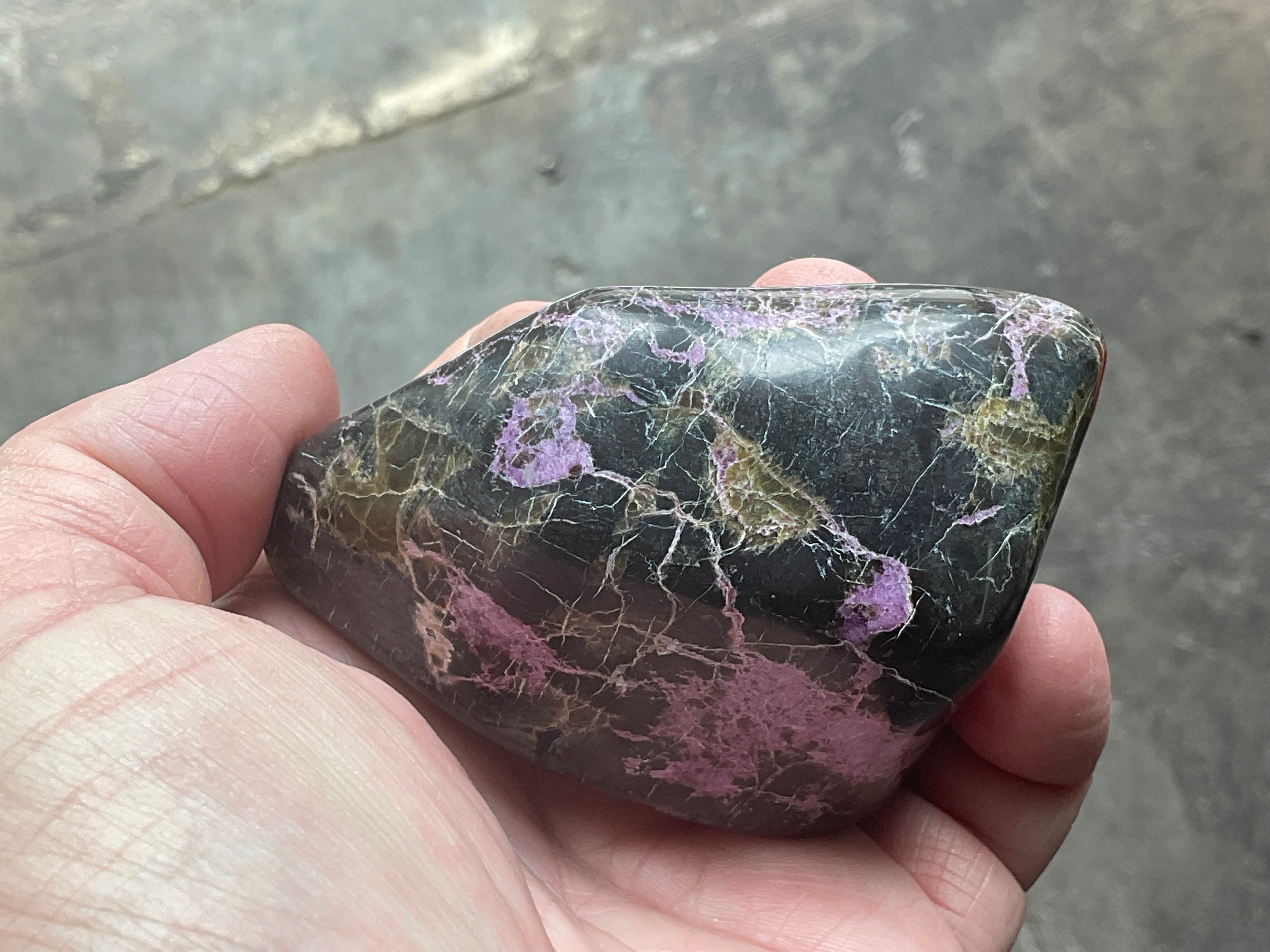 210g Stichtite in Serpentine (Atlantisite) Freeform A