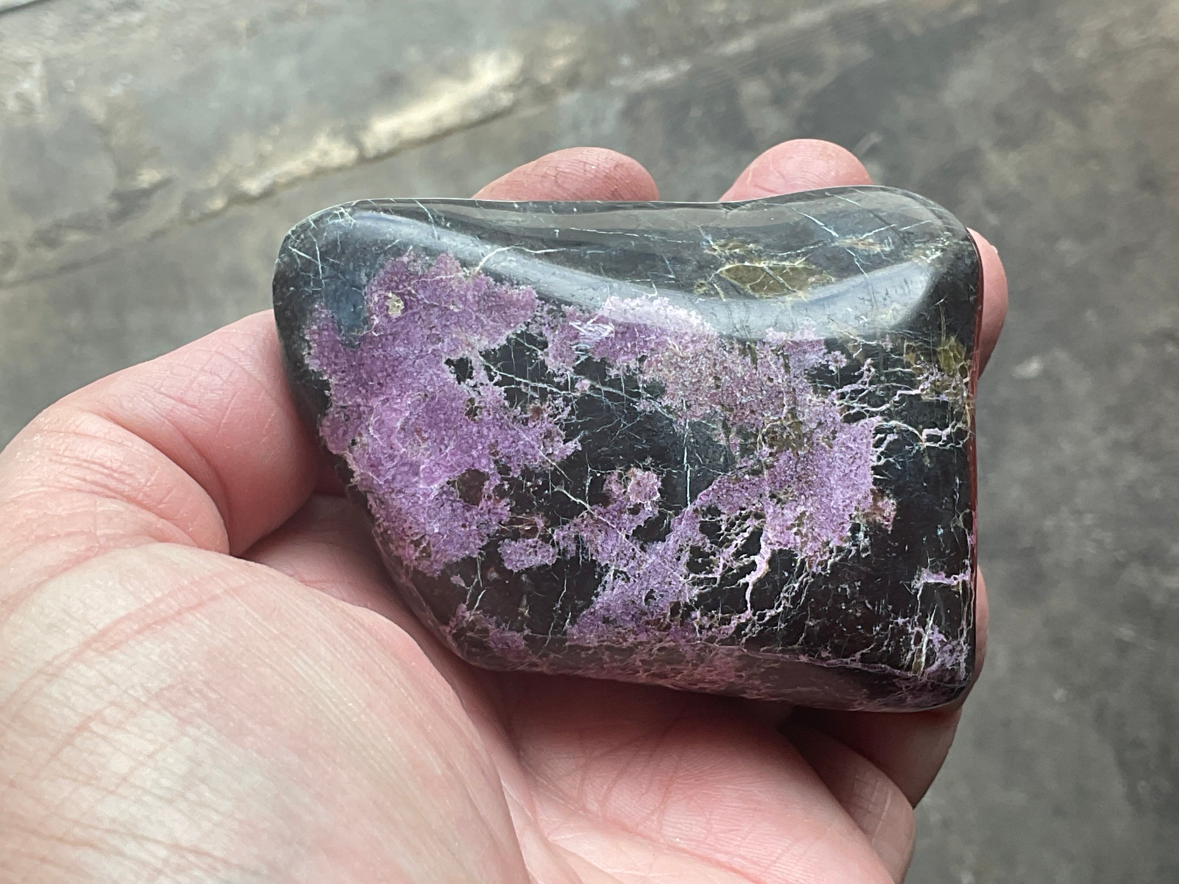 210g Stichtite in Serpentine (Atlantisite) Freeform A
