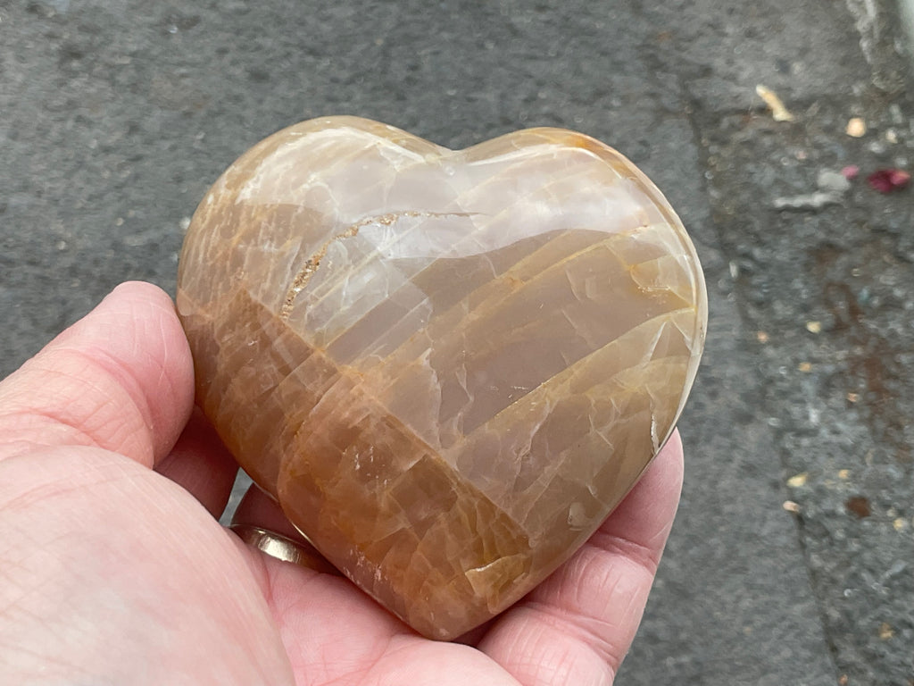 257g Peach Moonstone Heart 2B