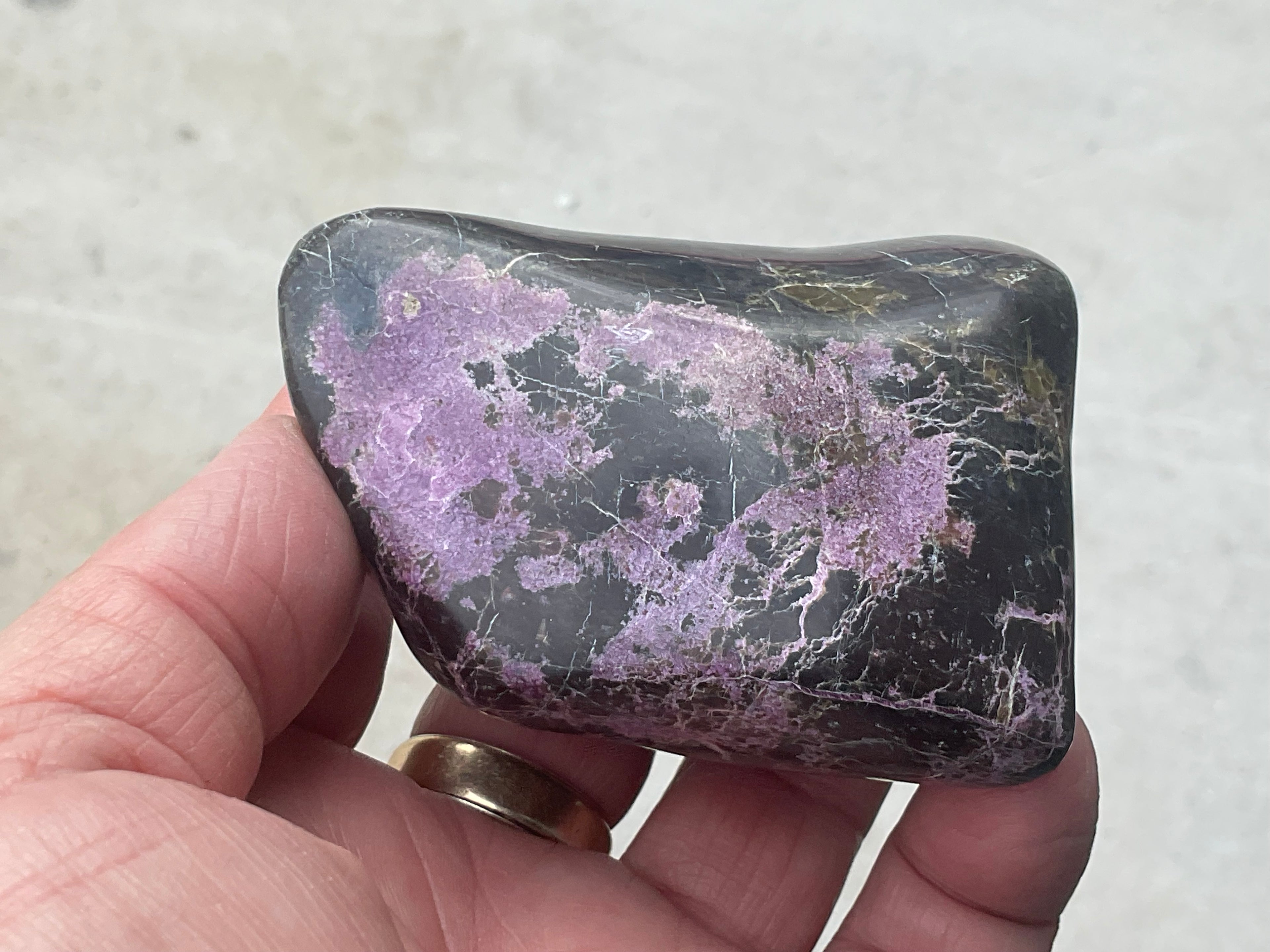 210g Stichtite in Serpentine (Atlantisite) Freeform A
