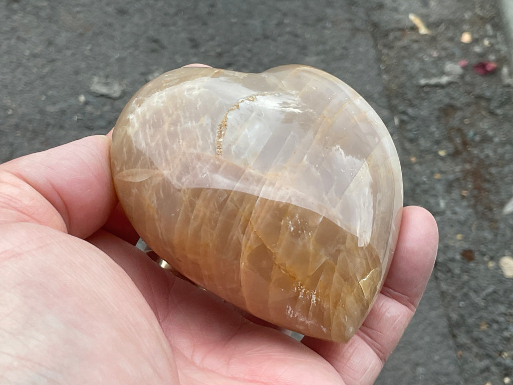 257g Peach Moonstone Heart 2B