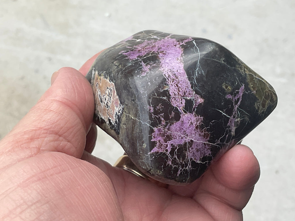 210g Stichtite in Serpentine (Atlantisite) Freeform A
