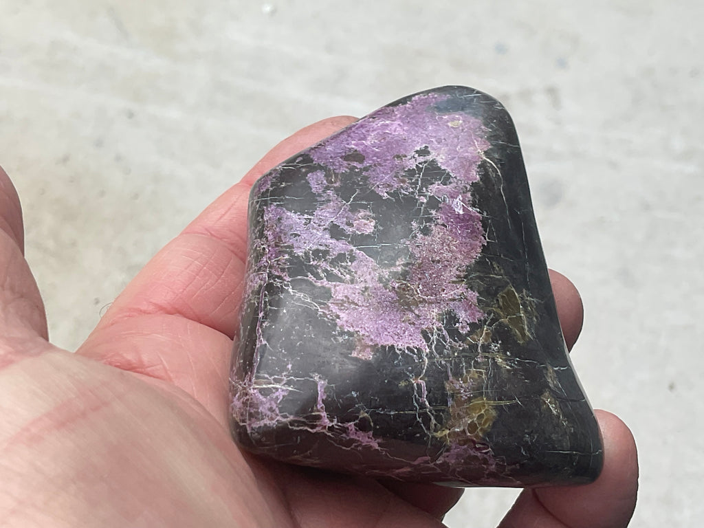 210g Stichtite in Serpentine (Atlantisite) Freeform A