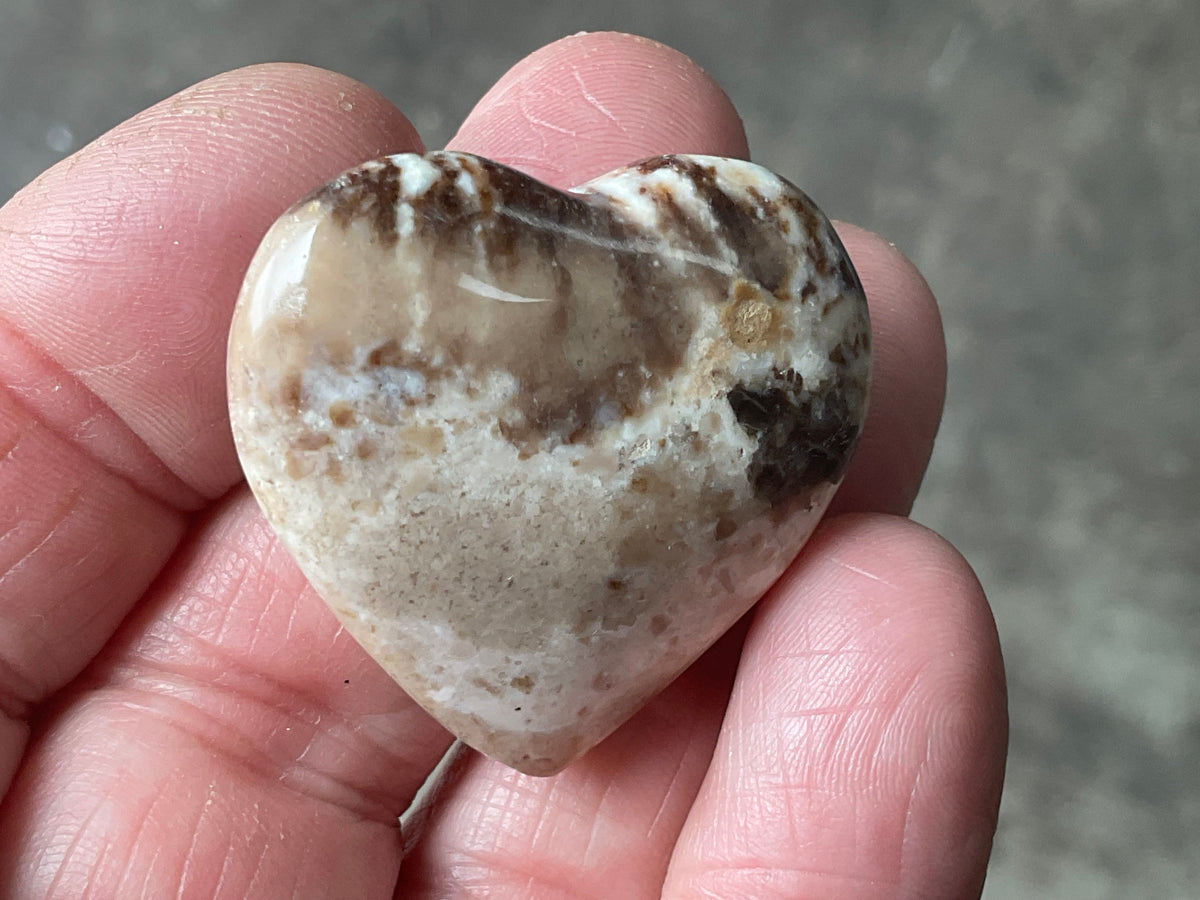 16g Small Chocolate Calcite Heart A4