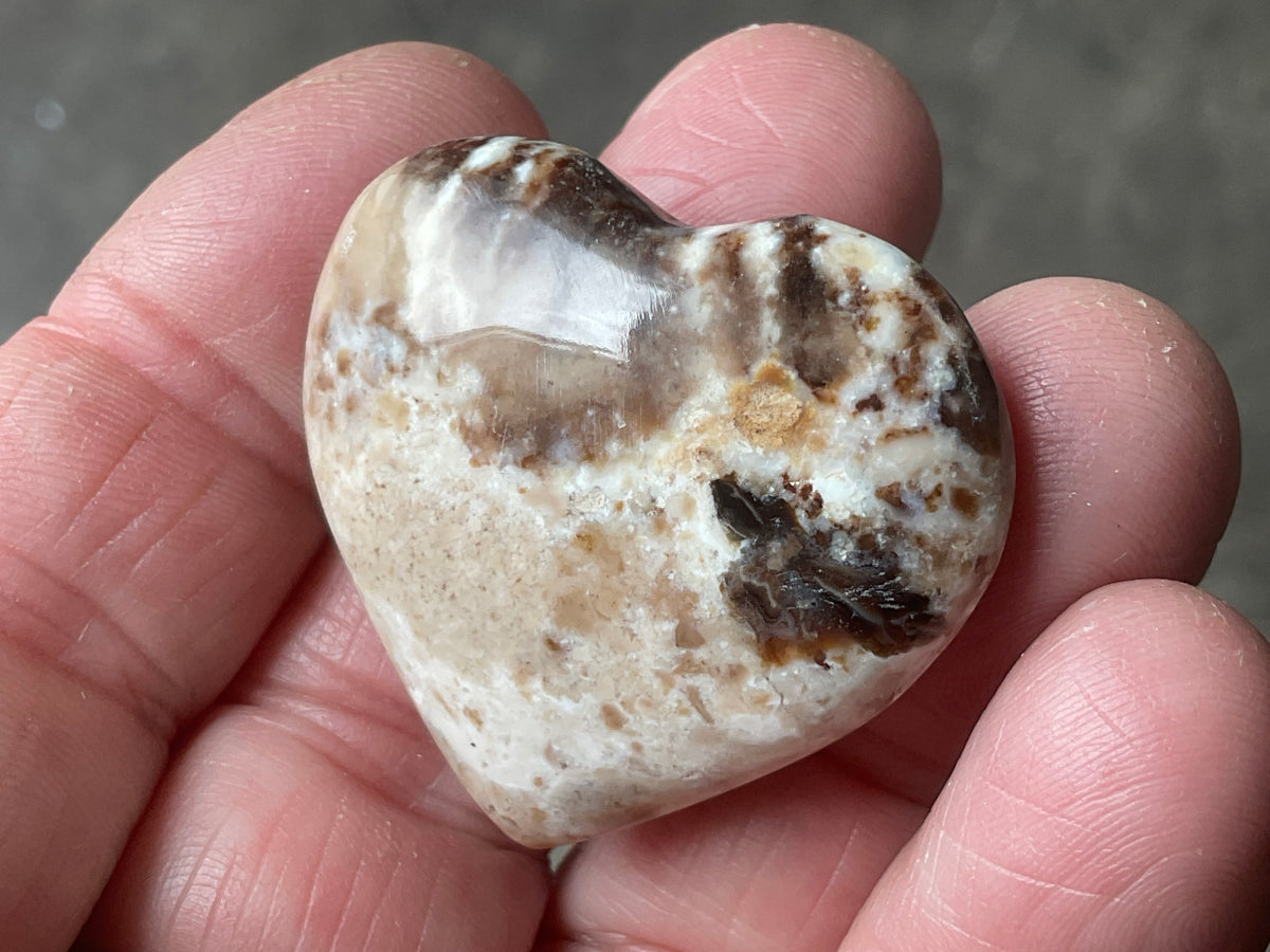 16g Small Chocolate Calcite Heart A4